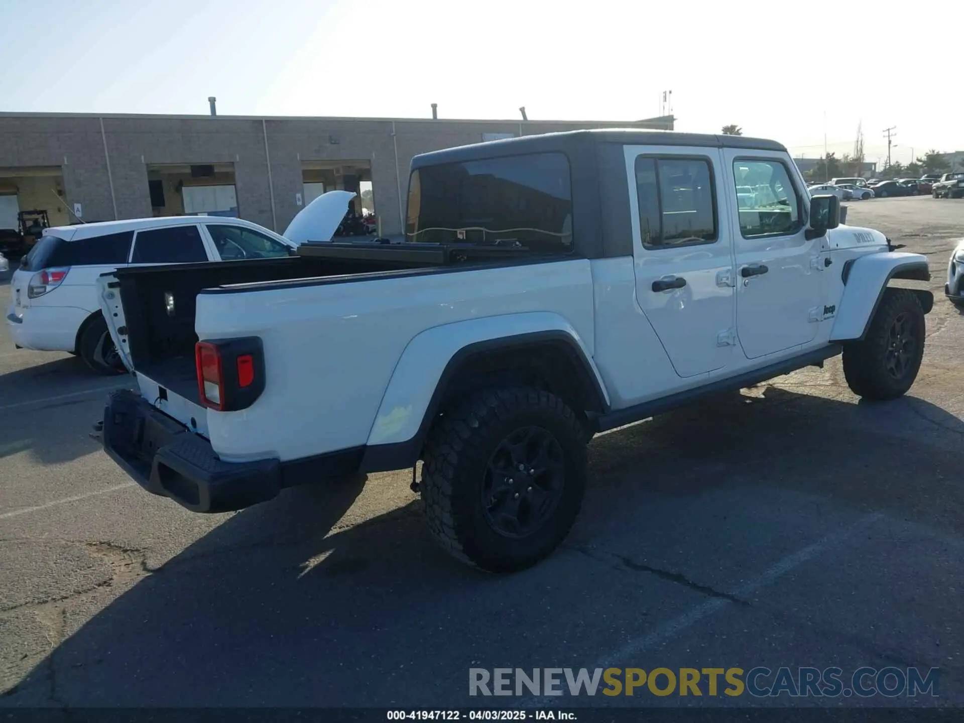 4 Photograph of a damaged car 1C6HJTAG4NL149537 JEEP GLADIATOR 2022