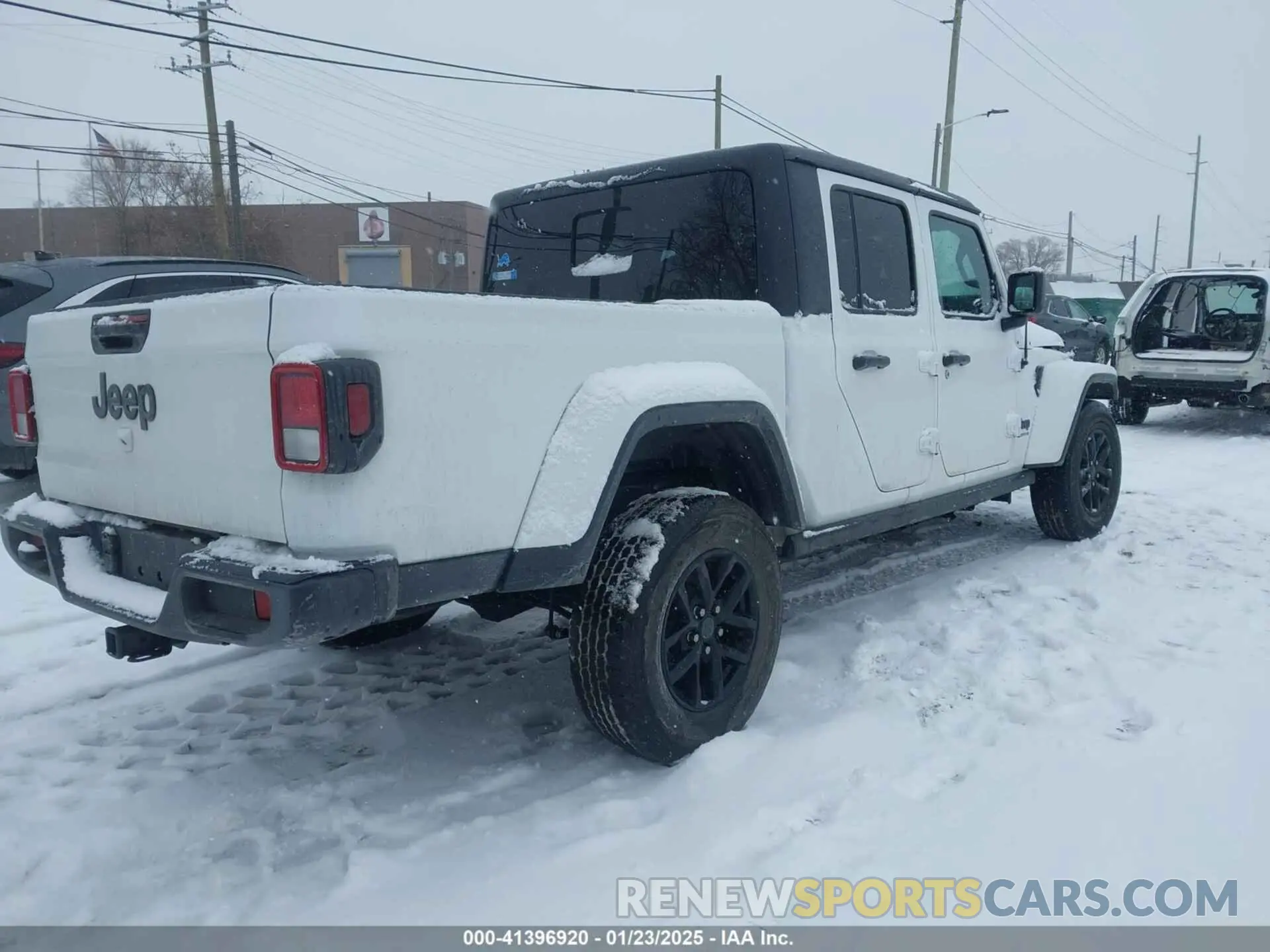 4 Photograph of a damaged car 1C6HJTAG8NL172450 JEEP GLADIATOR 2022