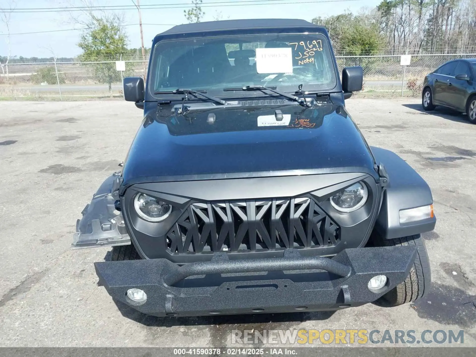 12 Photograph of a damaged car 1C6HJTAGXNL101704 JEEP GLADIATOR 2022