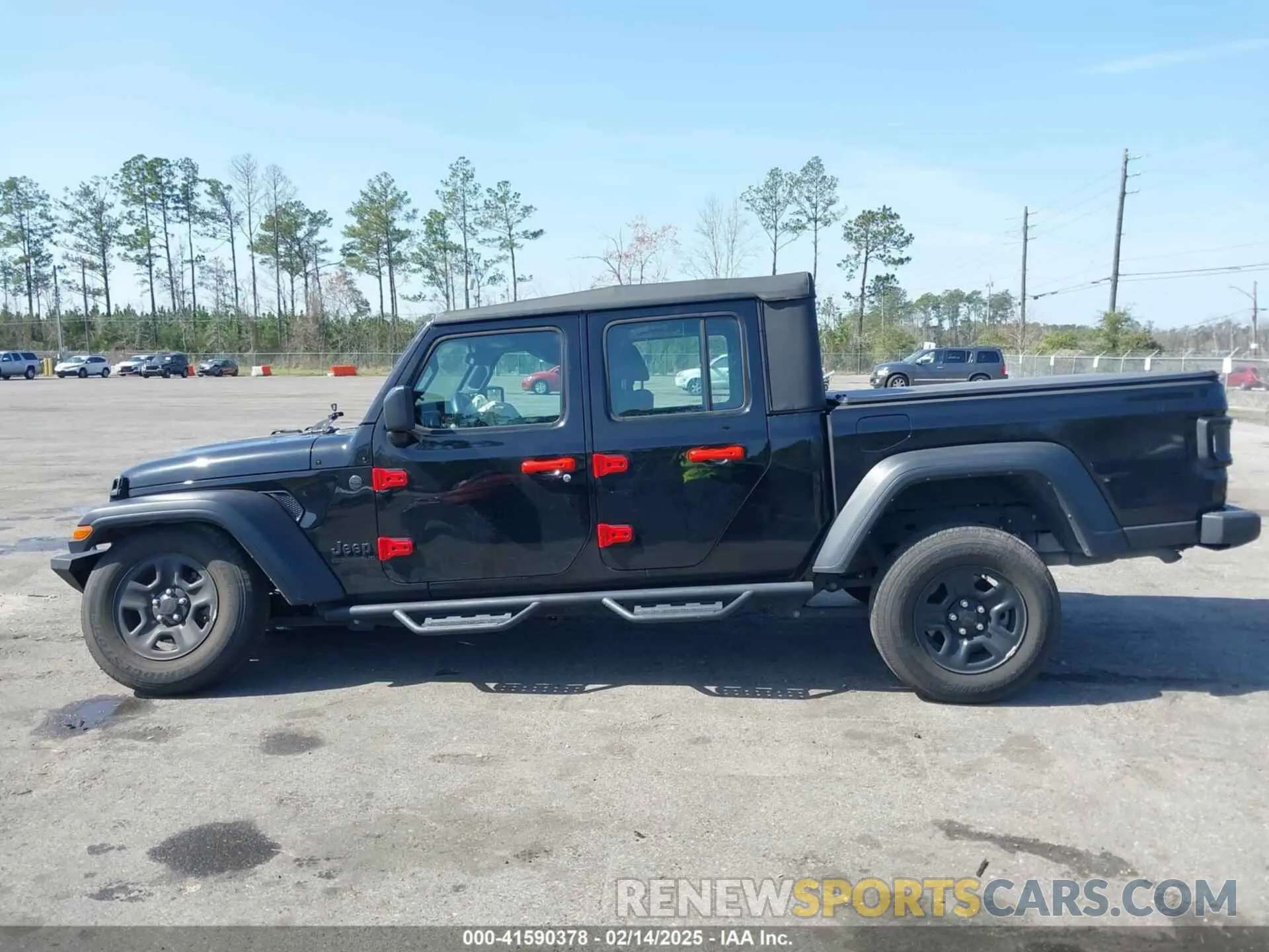 14 Photograph of a damaged car 1C6HJTAGXNL101704 JEEP GLADIATOR 2022