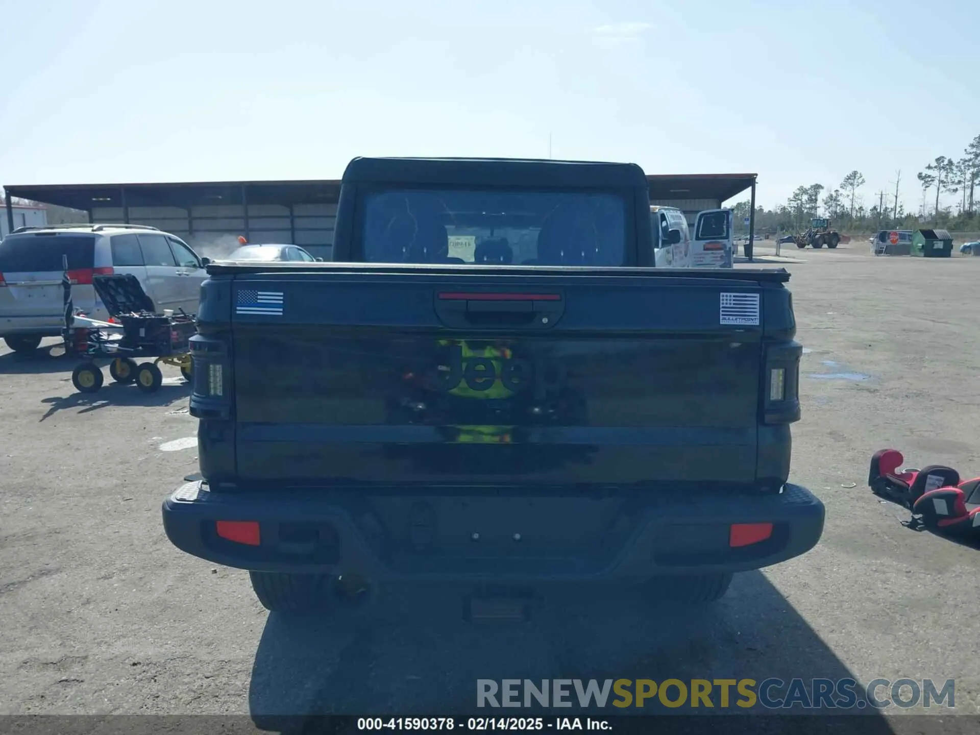 16 Photograph of a damaged car 1C6HJTAGXNL101704 JEEP GLADIATOR 2022