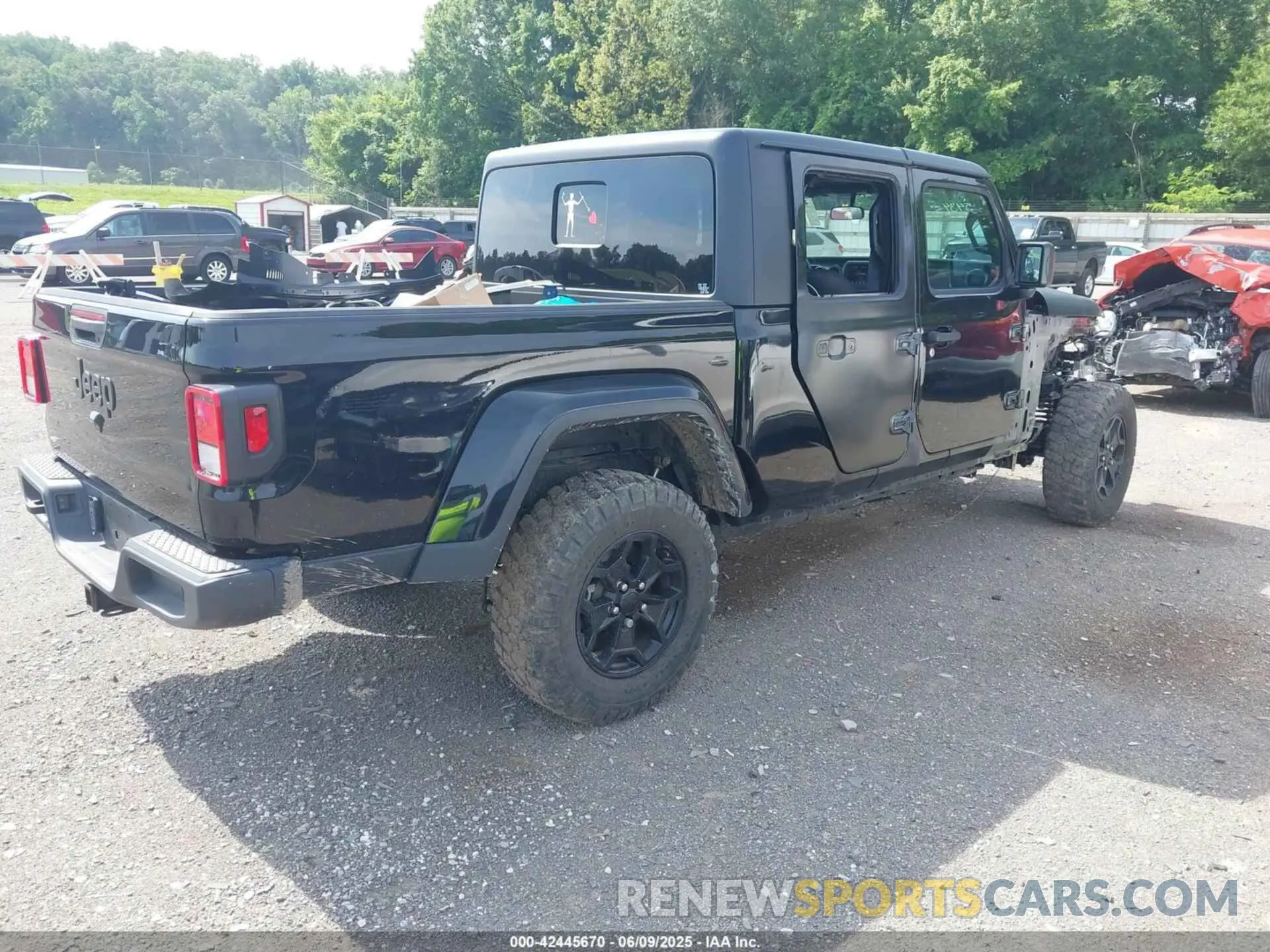 4 Photograph of a damaged car 1C6HJTAGXNL177374 JEEP GLADIATOR 2022
