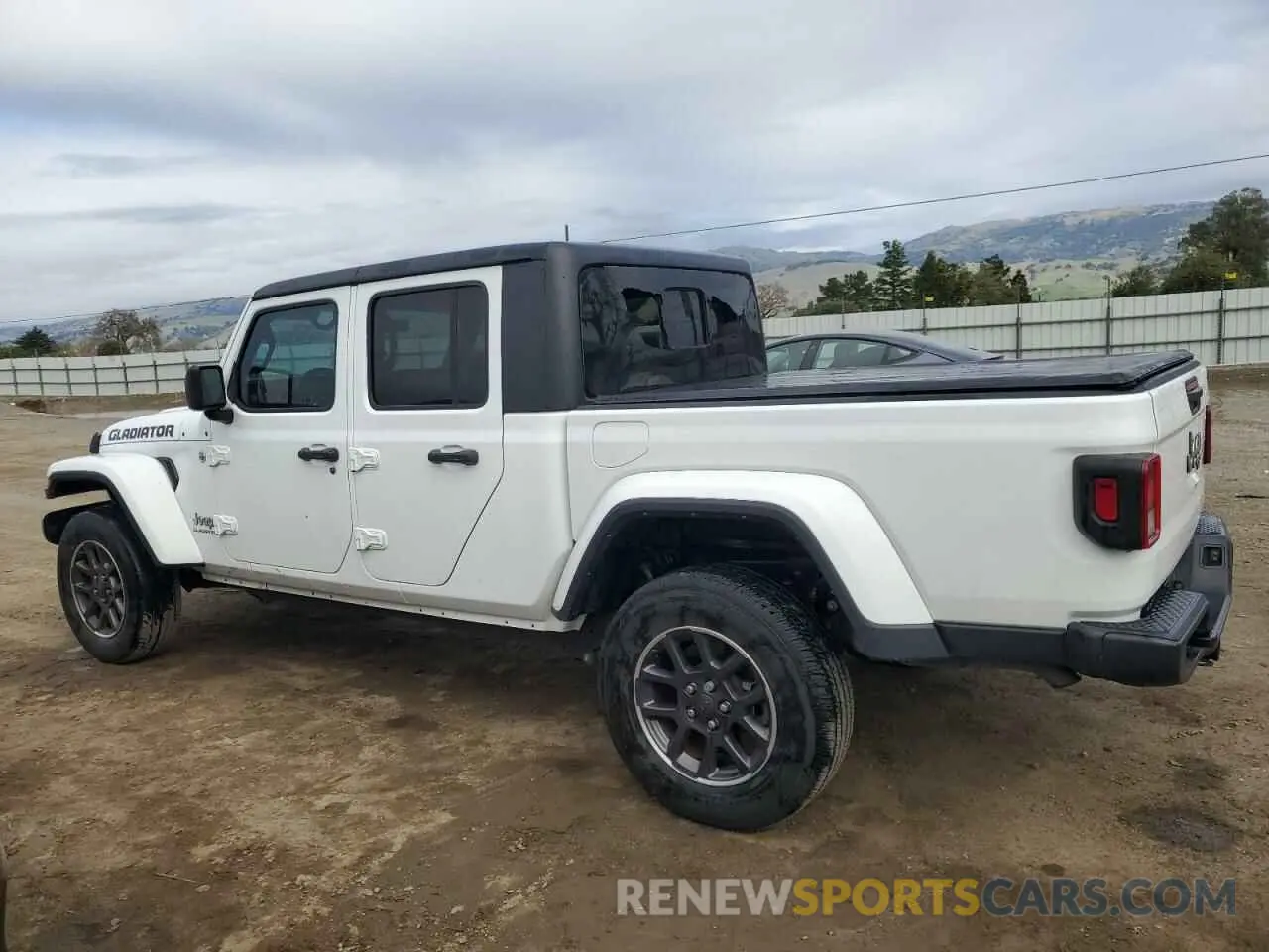 2 Photograph of a damaged car 1C6HJTFG2NL103018 JEEP GLADIATOR 2022