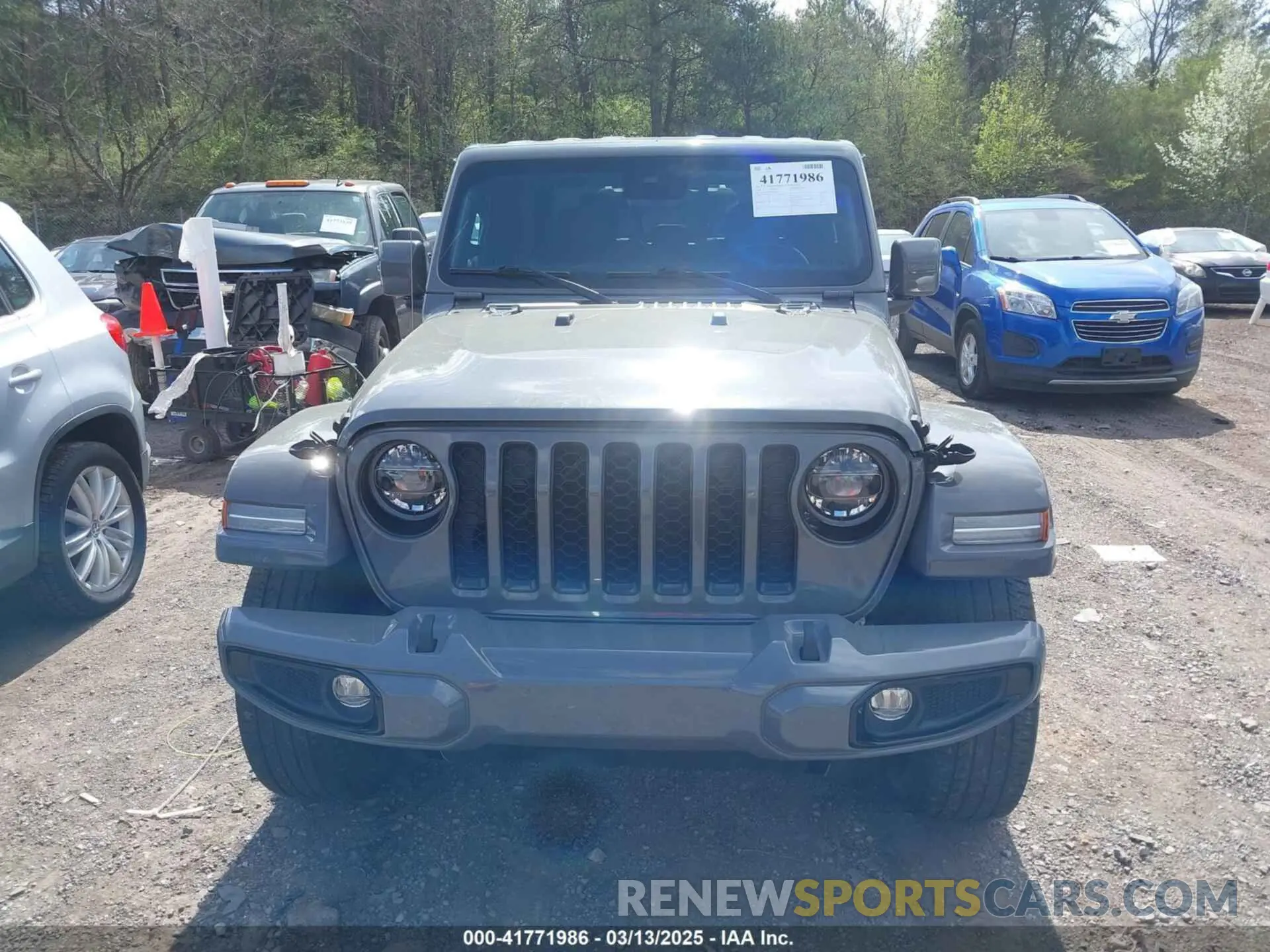 12 Photograph of a damaged car 1C6HJTFG5NL114661 JEEP GLADIATOR 2022