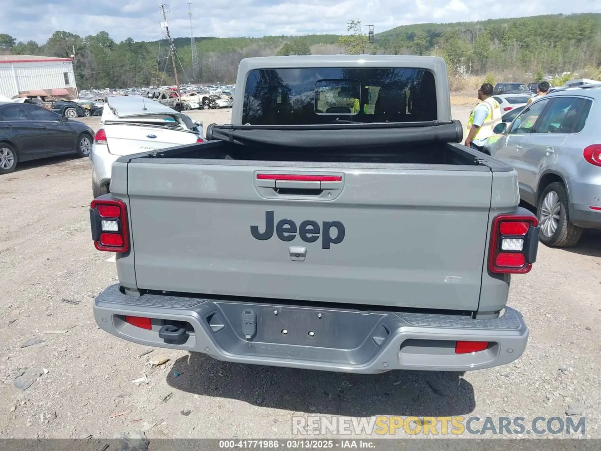 16 Photograph of a damaged car 1C6HJTFG5NL114661 JEEP GLADIATOR 2022