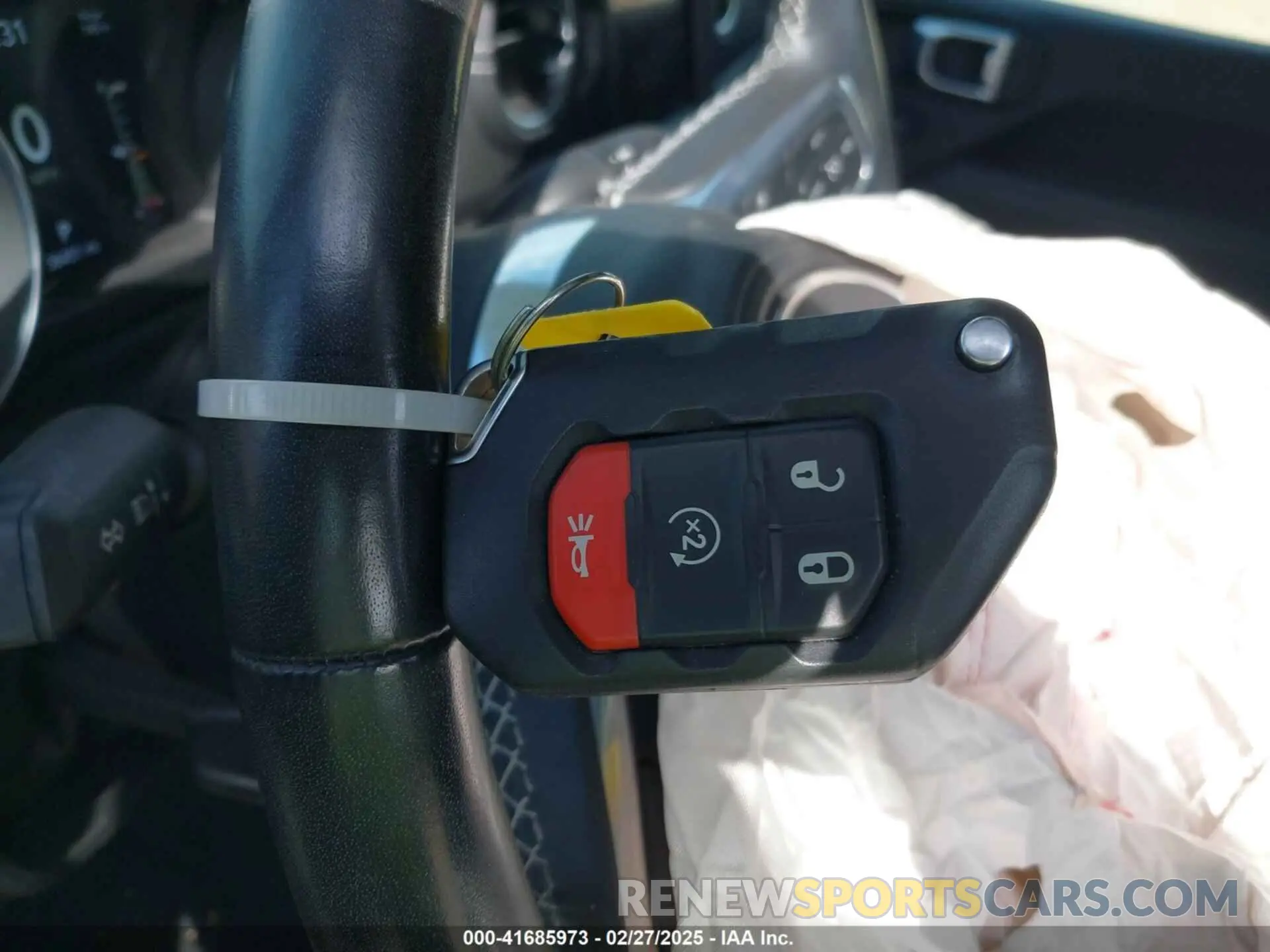 11 Photograph of a damaged car 1C6HJTFG5NL179574 JEEP GLADIATOR 2022