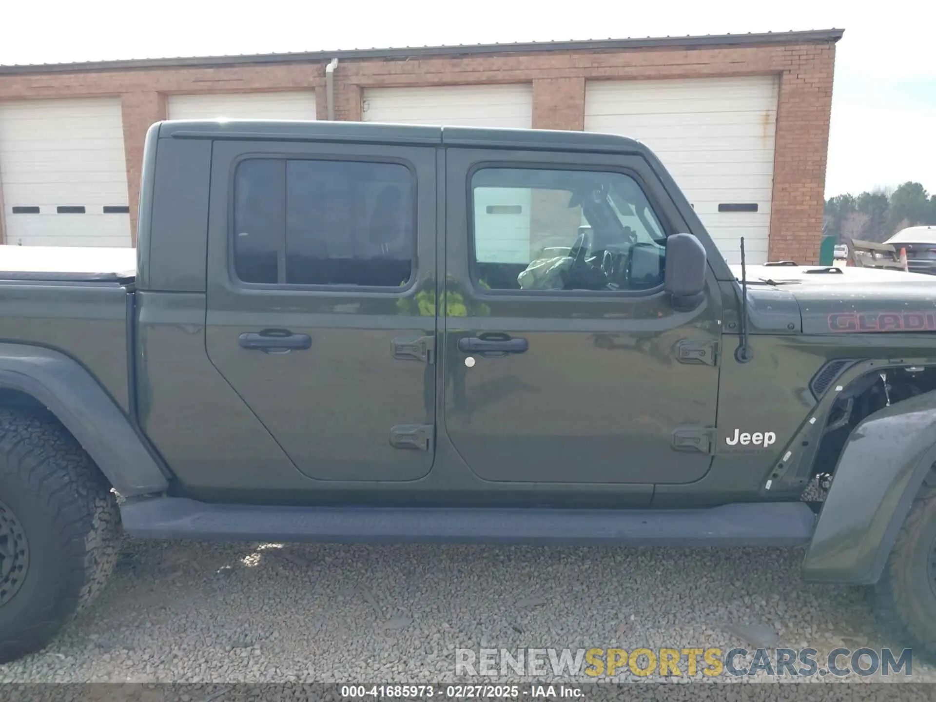 13 Photograph of a damaged car 1C6HJTFG5NL179574 JEEP GLADIATOR 2022