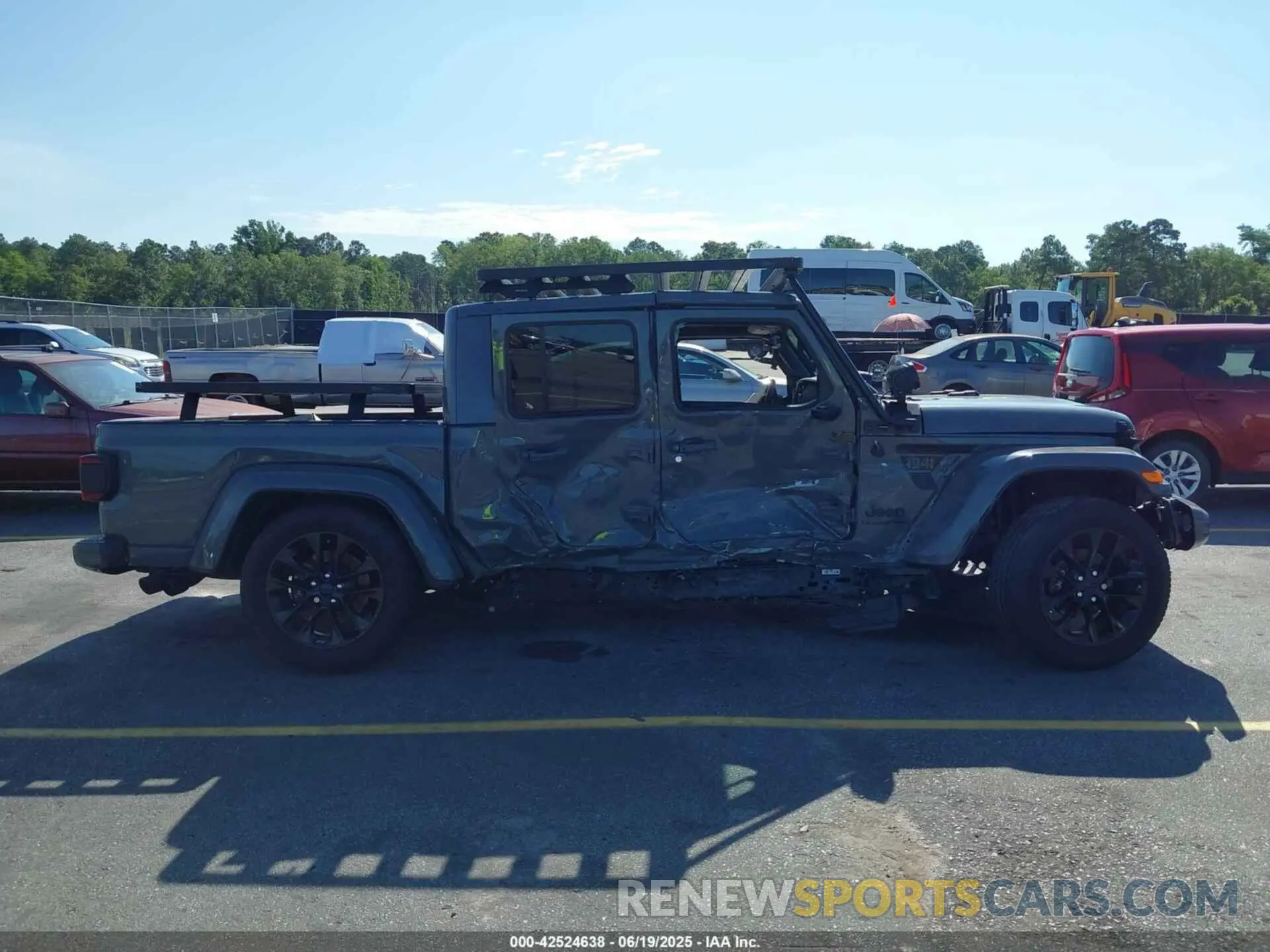 14 Photograph of a damaged car 1C6HJTFG6NL152173 JEEP GLADIATOR 2022