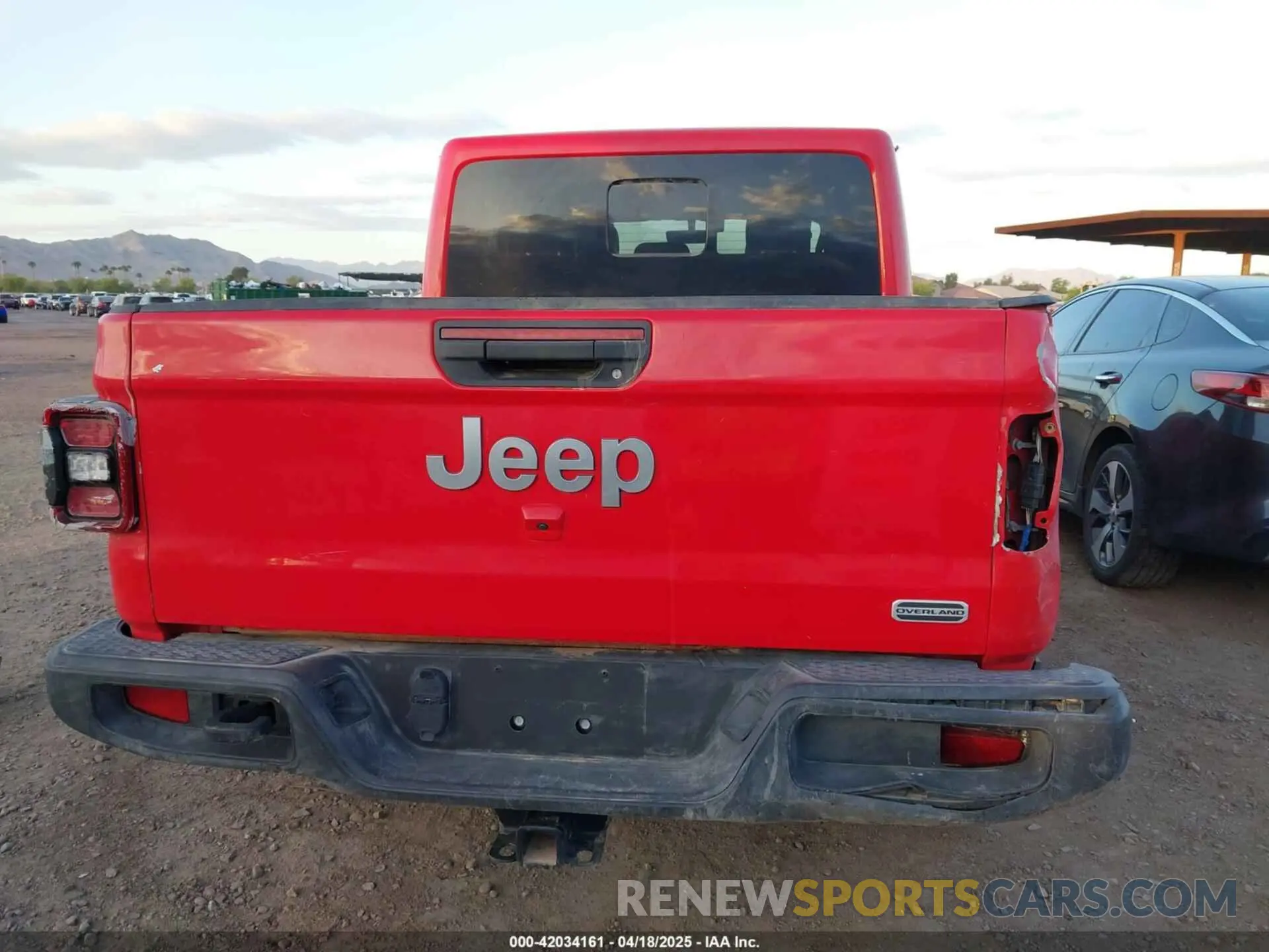 16 Photograph of a damaged car 1C6HJTFGXNL182440 JEEP GLADIATOR 2022