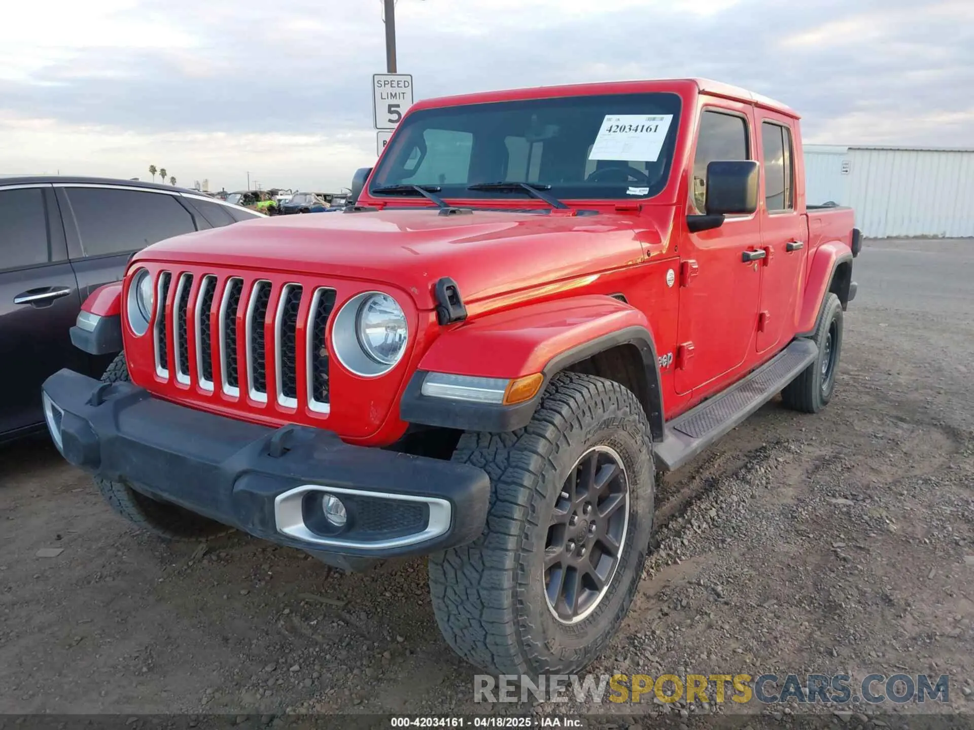 2 Photograph of a damaged car 1C6HJTFGXNL182440 JEEP GLADIATOR 2022