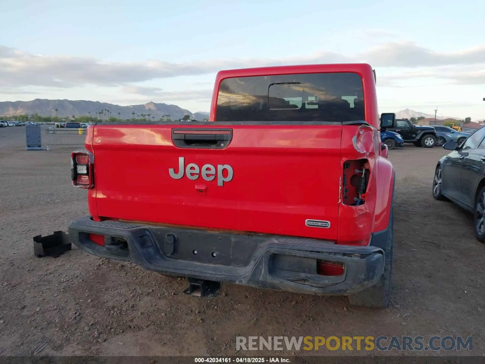 6 Photograph of a damaged car 1C6HJTFGXNL182440 JEEP GLADIATOR 2022