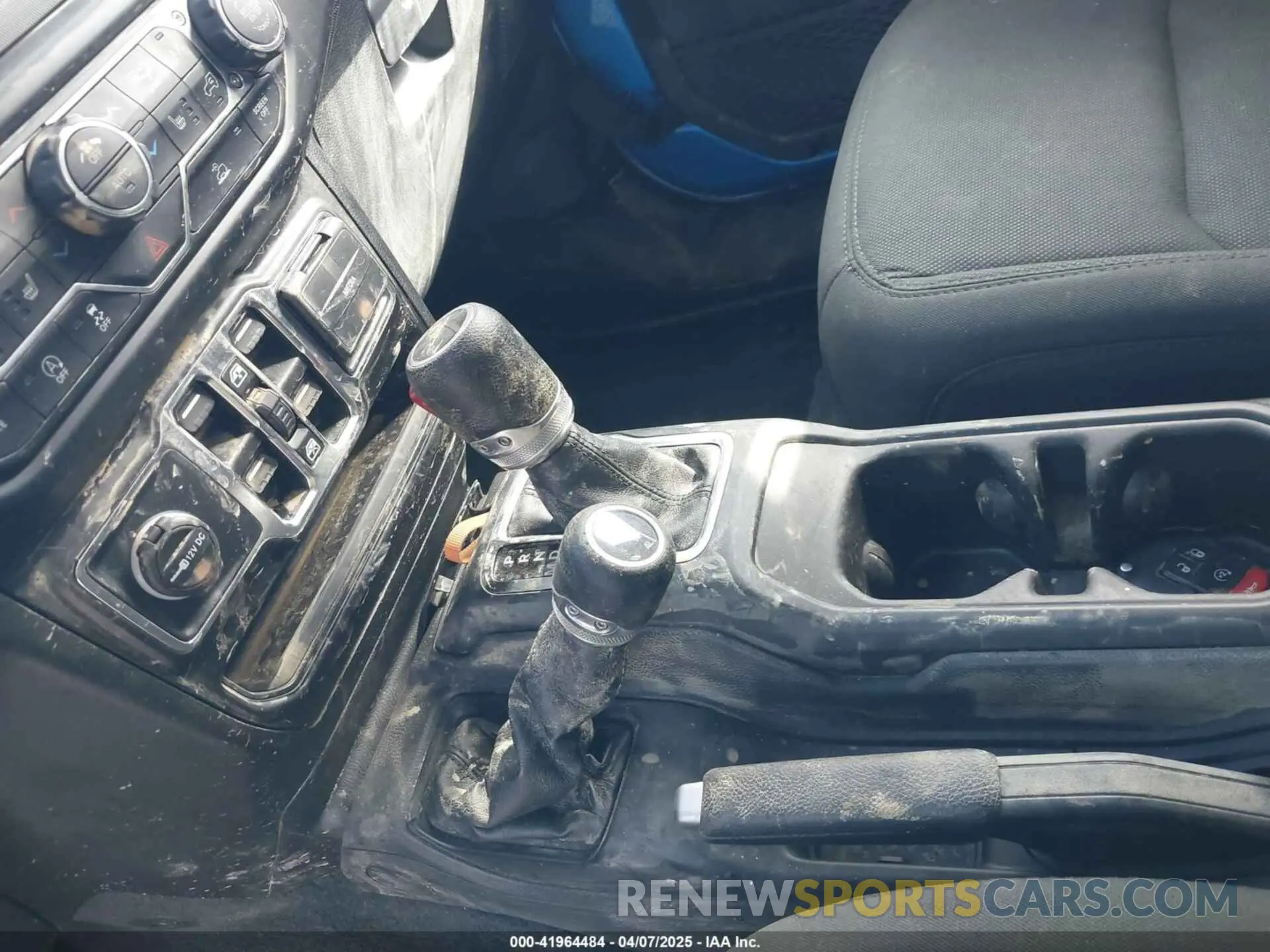 14 Photograph of a damaged car 1C6JJTAM4NL130350 JEEP GLADIATOR 2022