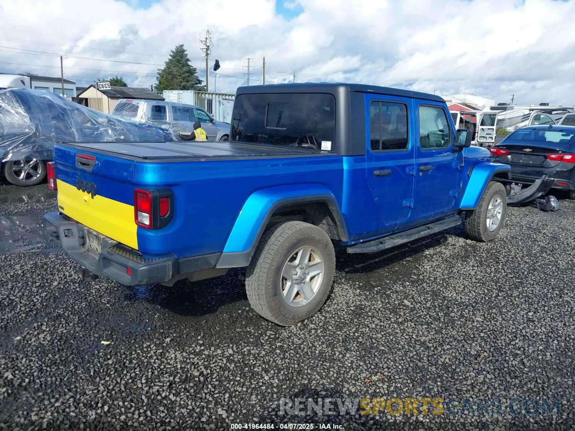4 Photograph of a damaged car 1C6JJTAM4NL130350 JEEP GLADIATOR 2022