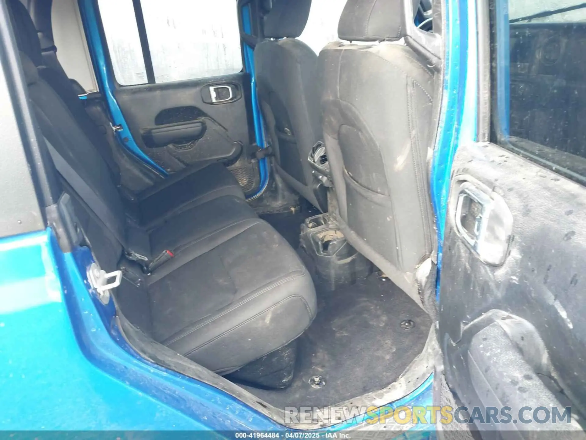 8 Photograph of a damaged car 1C6JJTAM4NL130350 JEEP GLADIATOR 2022