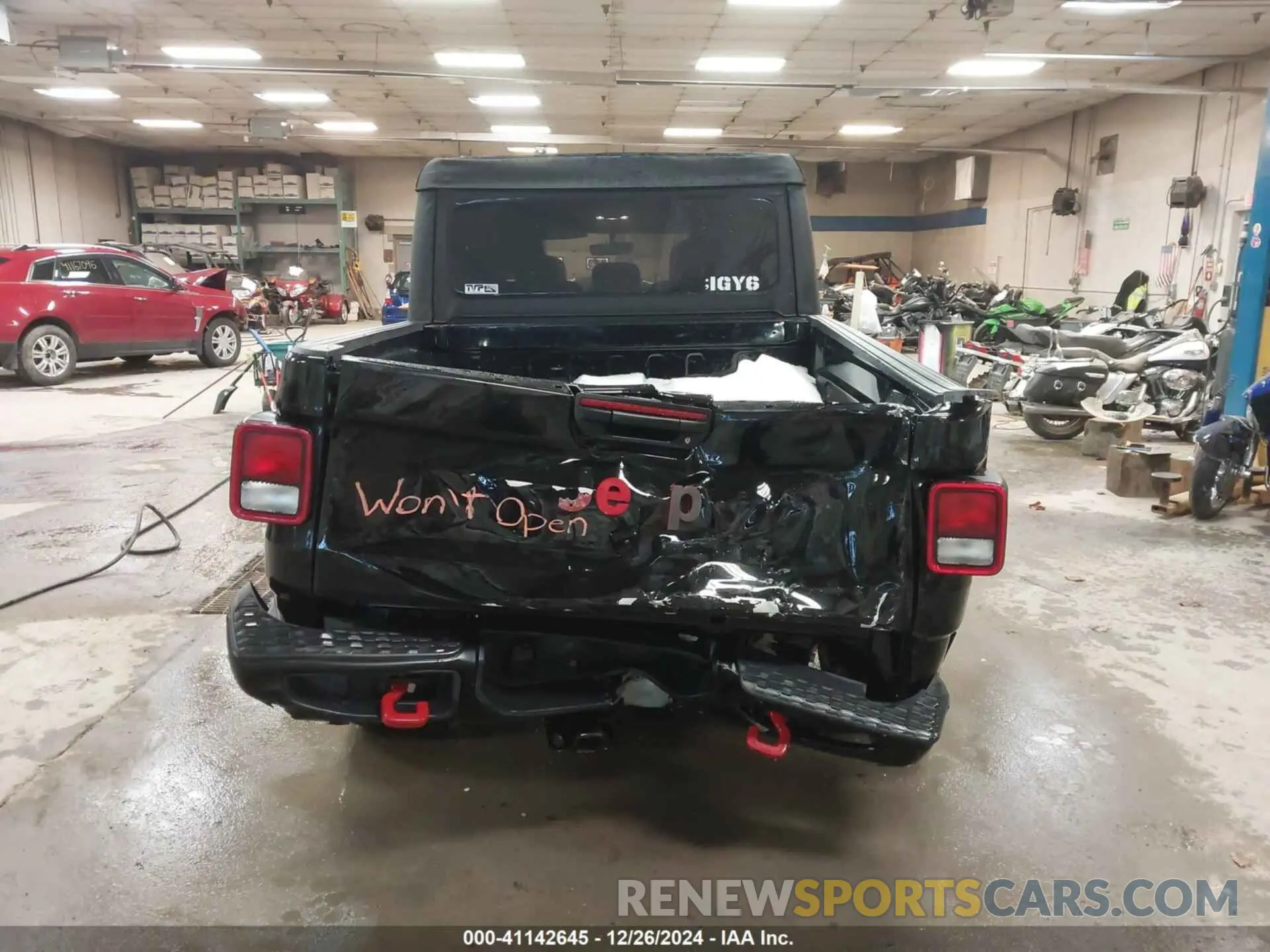 16 Photograph of a damaged car 1C6JJTBGXNL112413 JEEP GLADIATOR 2022