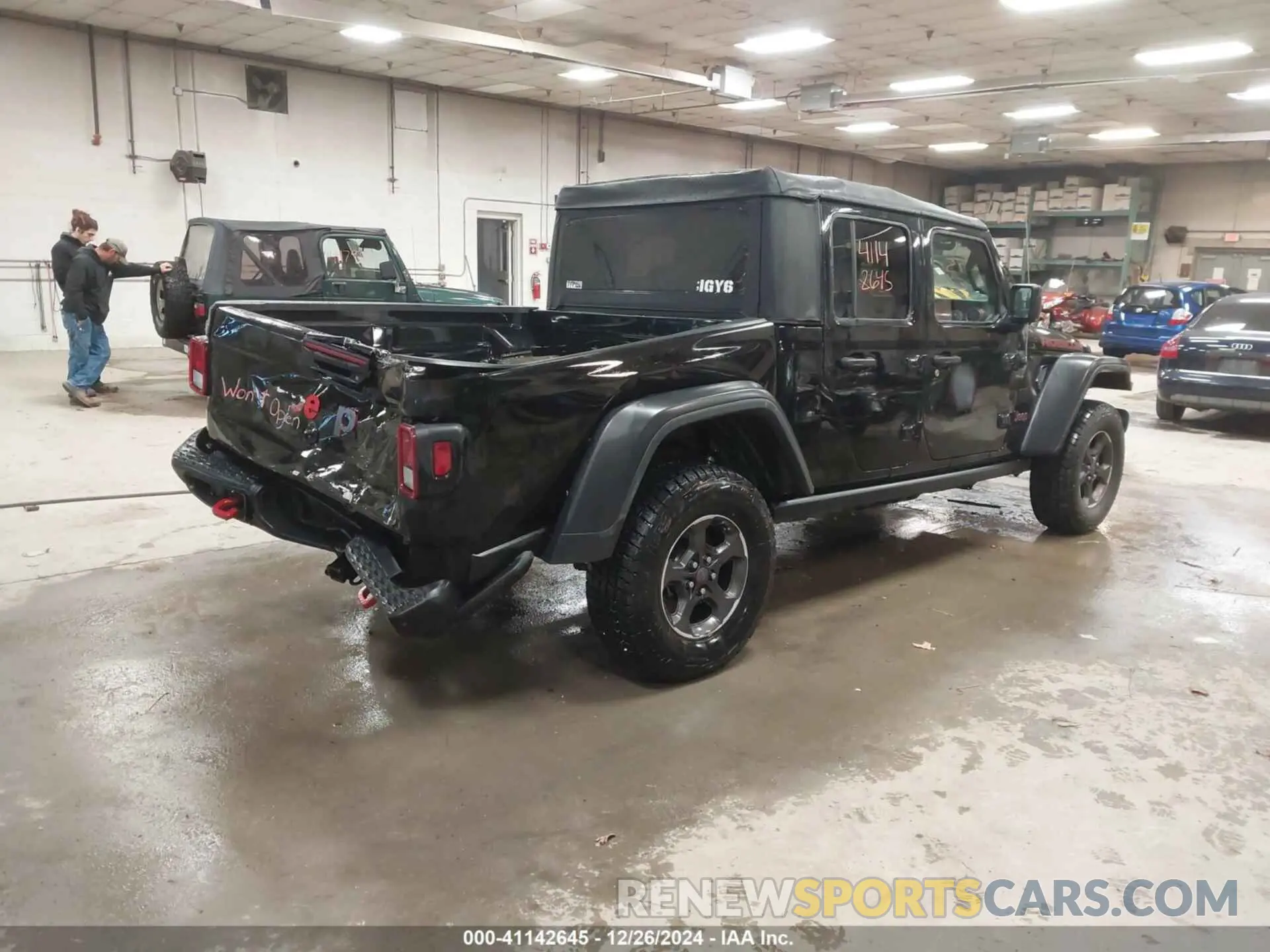 4 Photograph of a damaged car 1C6JJTBGXNL112413 JEEP GLADIATOR 2022