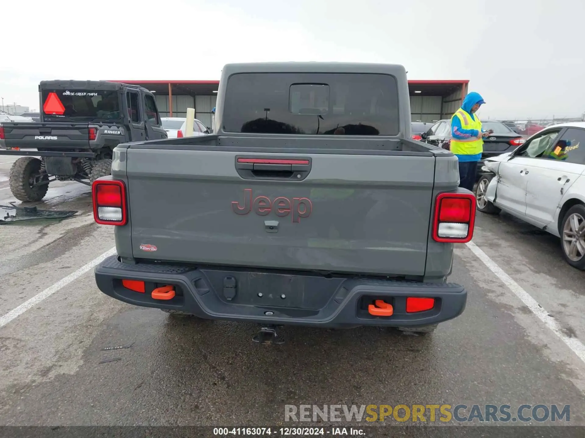 17 Photograph of a damaged car 1C6JJTEG8NL130971 JEEP GLADIATOR 2022