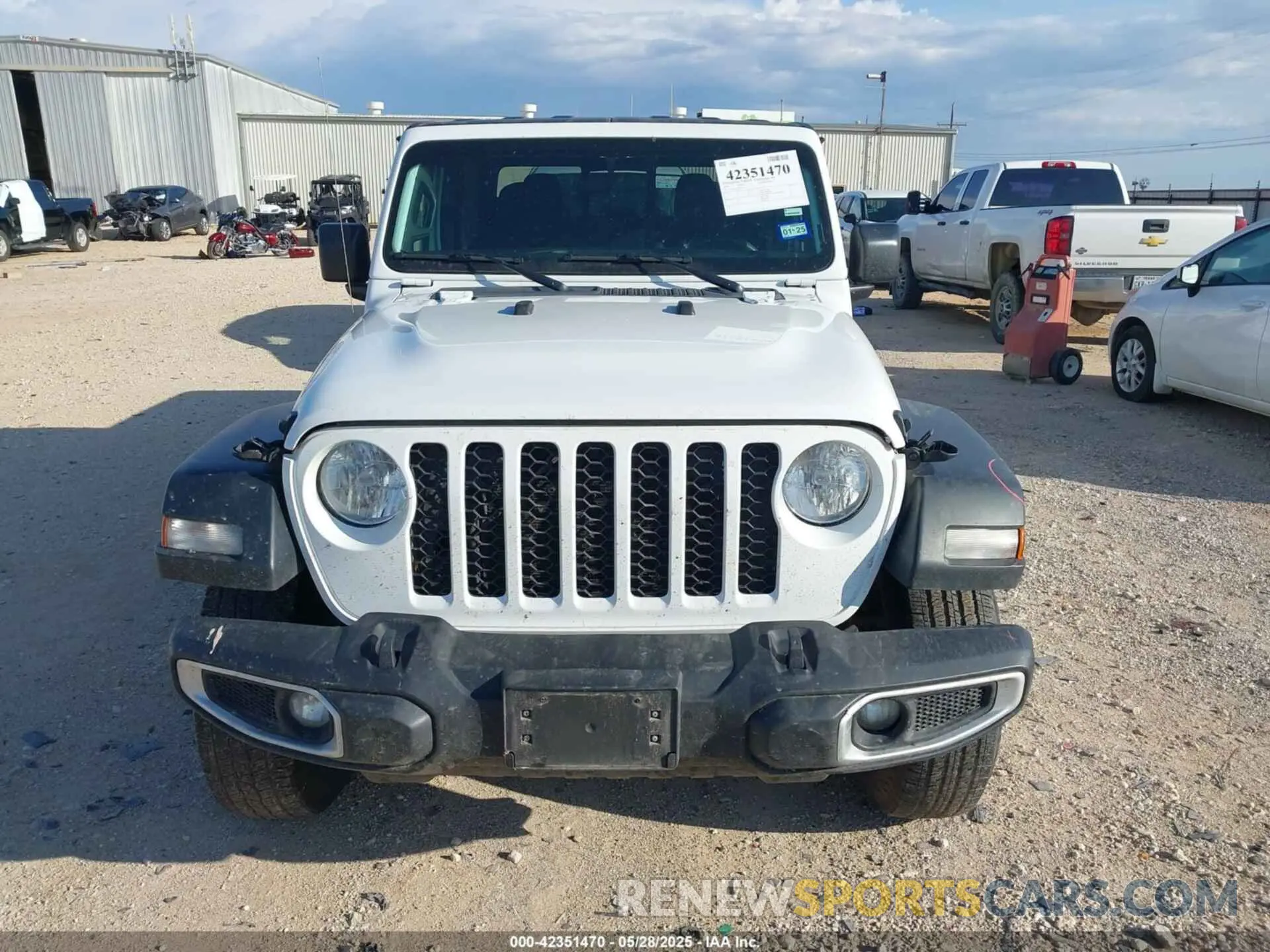 12 Photograph of a damaged car 1C6HJTAG0PL533933 JEEP GLADIATOR 2023