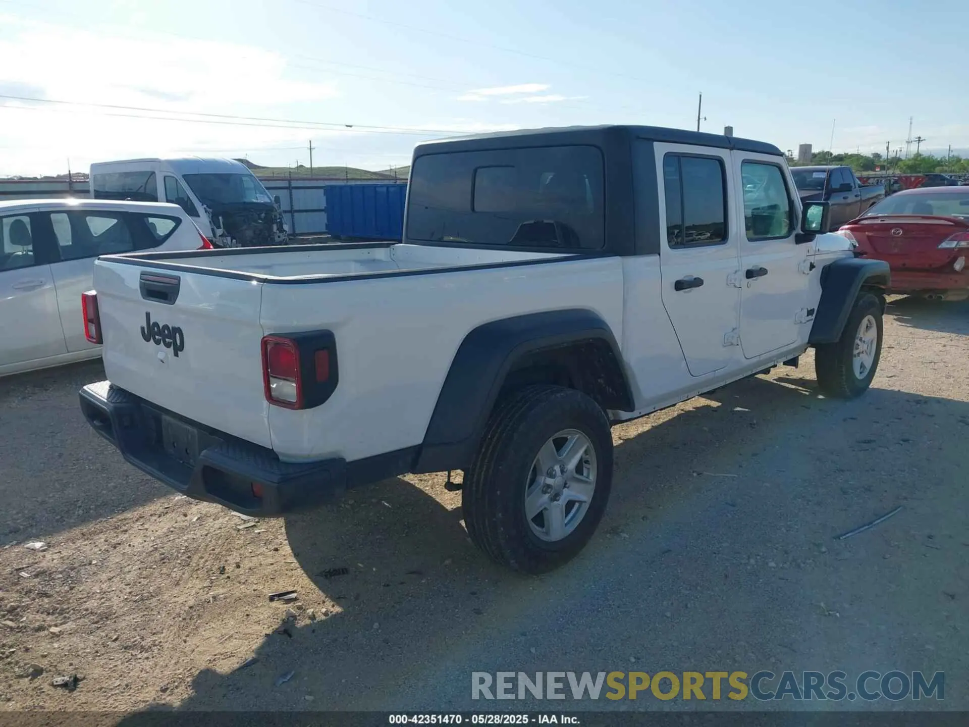 4 Photograph of a damaged car 1C6HJTAG0PL533933 JEEP GLADIATOR 2023