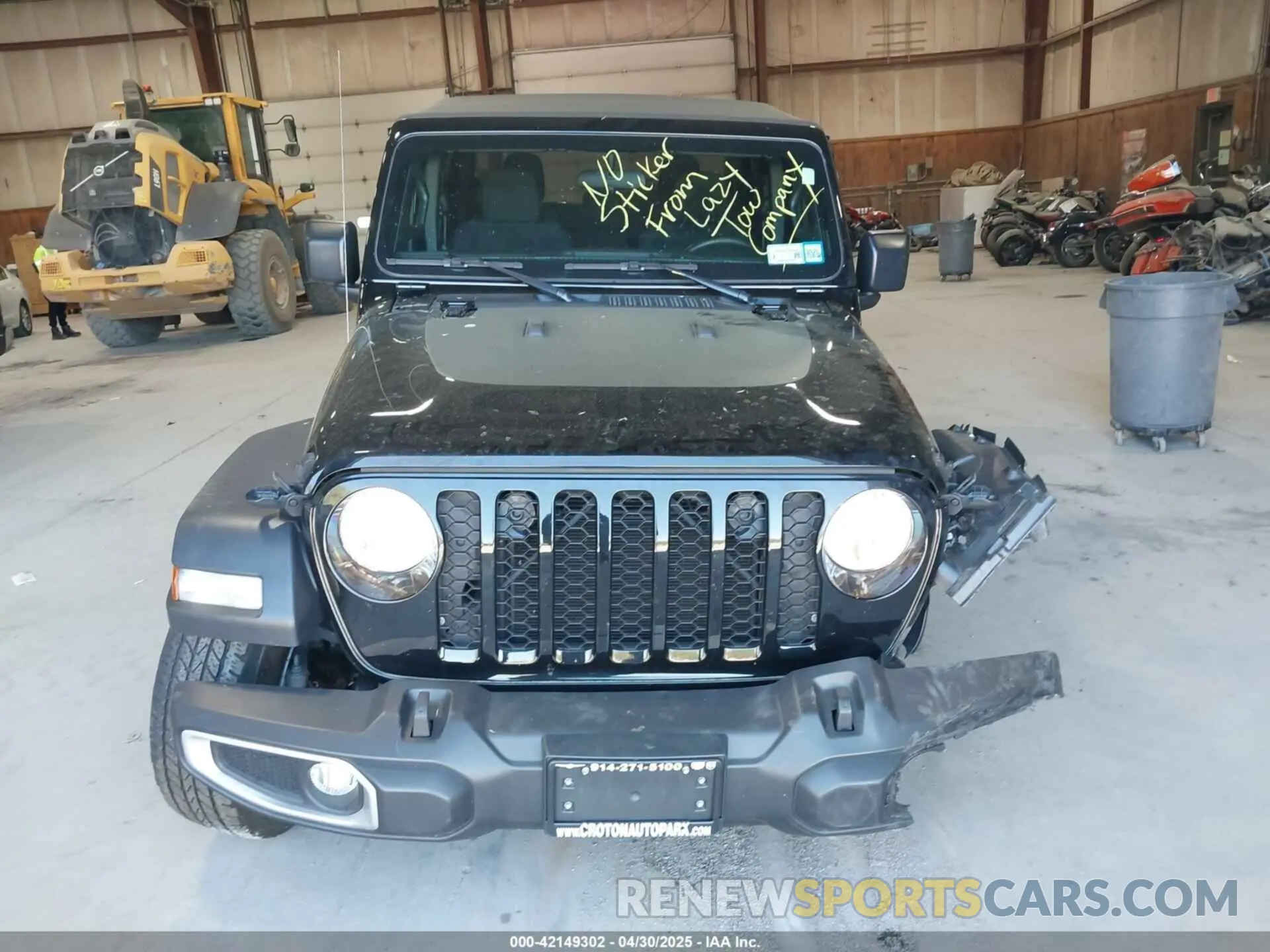 12 Photograph of a damaged car 1C6HJTAG1PL500942 JEEP GLADIATOR 2023