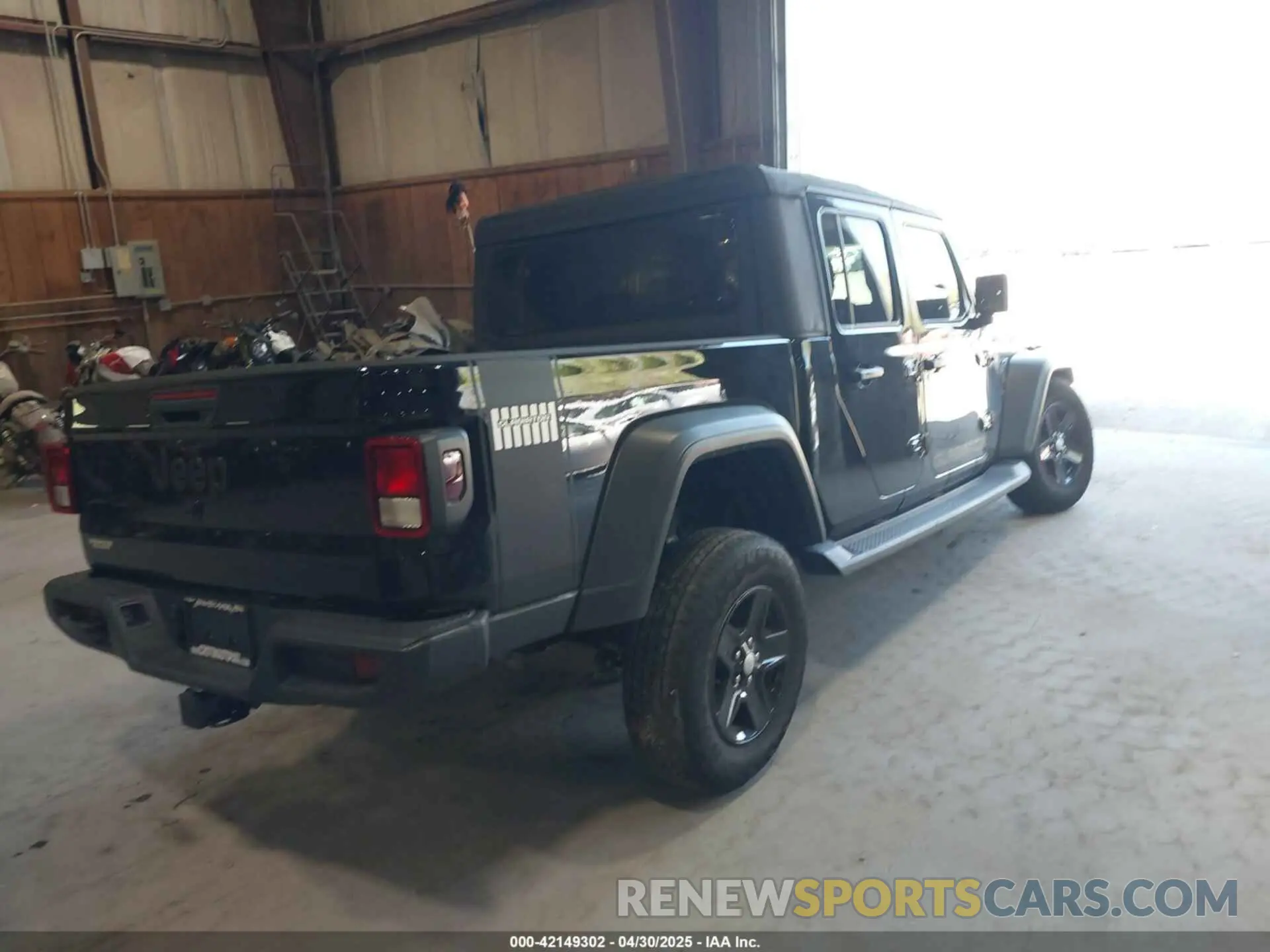 4 Photograph of a damaged car 1C6HJTAG1PL500942 JEEP GLADIATOR 2023