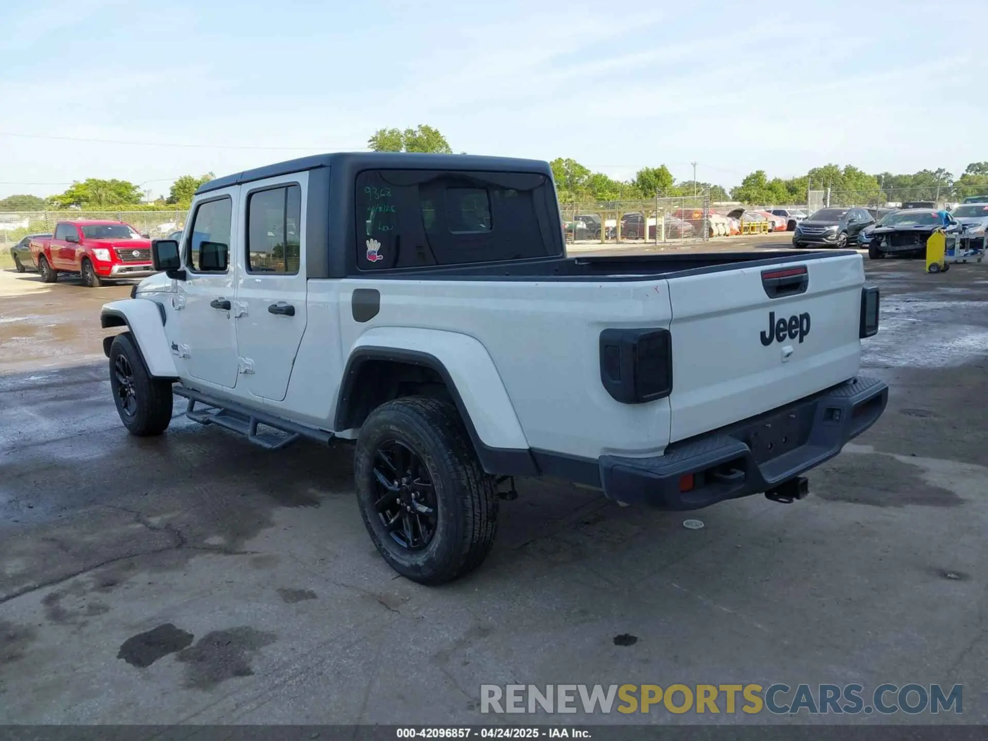 3 Photograph of a damaged car 1C6HJTAG2PL504790 JEEP GLADIATOR 2023