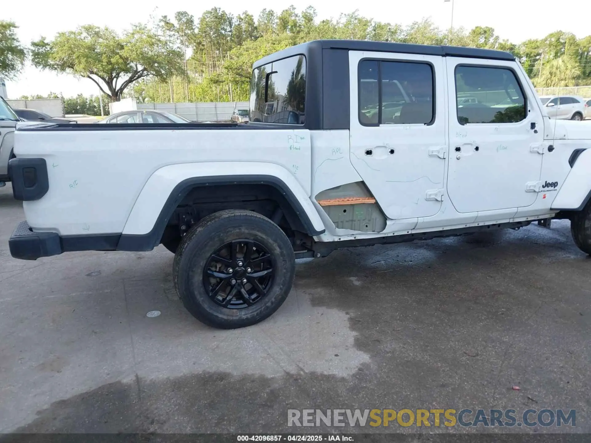 6 Photograph of a damaged car 1C6HJTAG2PL504790 JEEP GLADIATOR 2023
