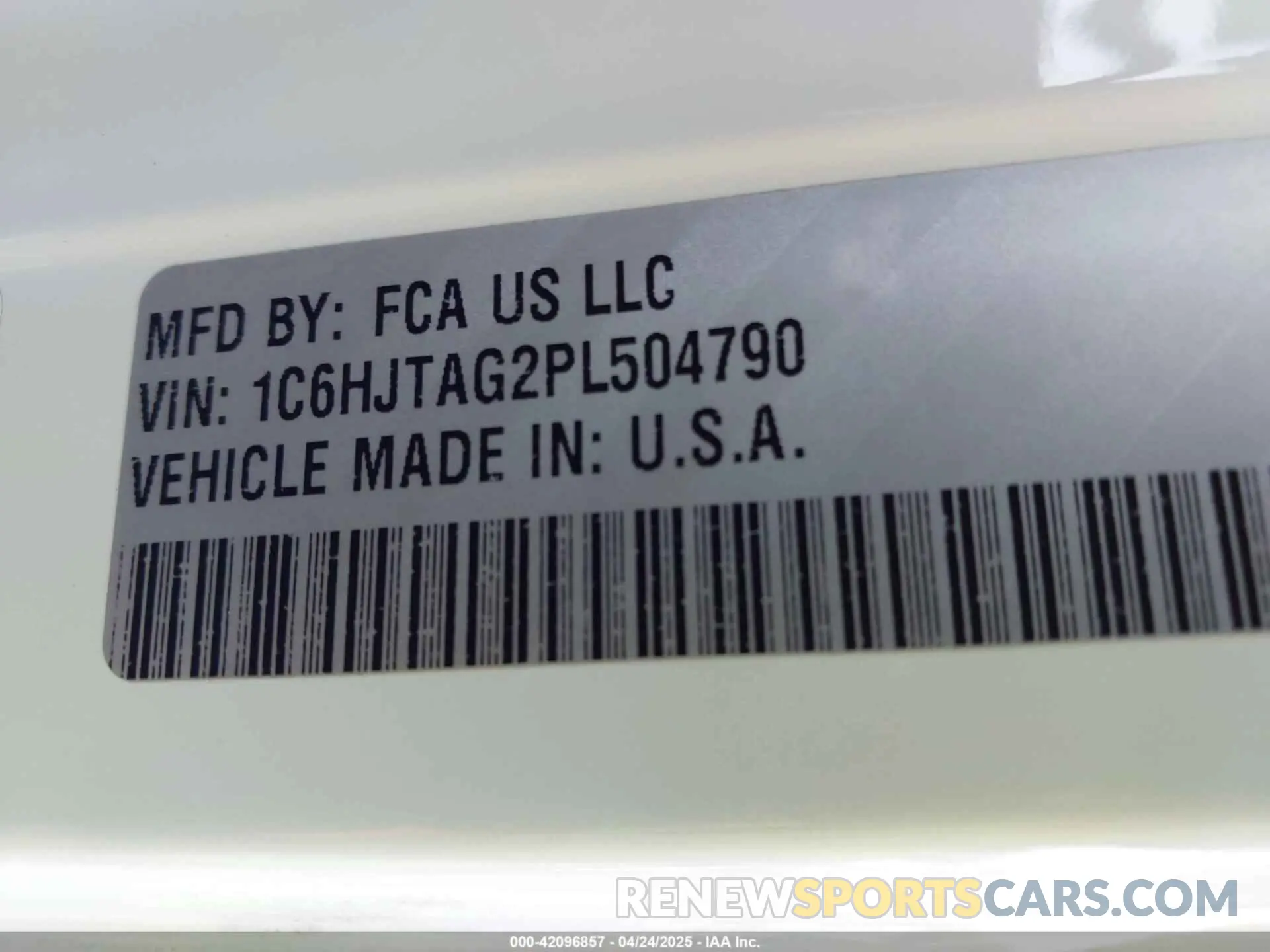9 Photograph of a damaged car 1C6HJTAG2PL504790 JEEP GLADIATOR 2023
