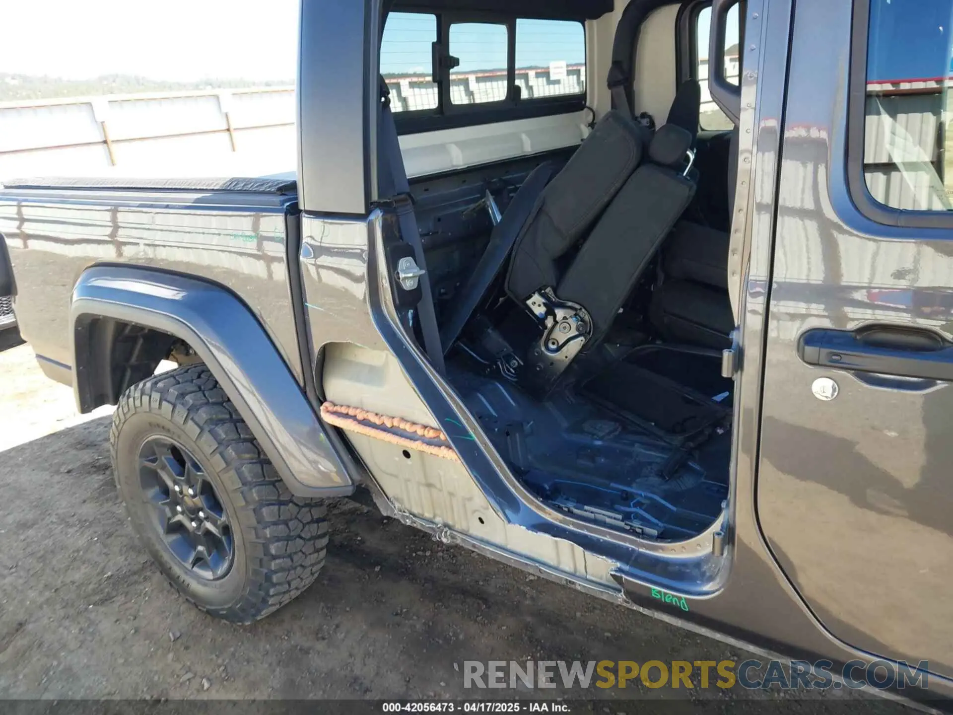 6 Фотография поврежденного автомобиля 1C6HJTAG2PL575276 JEEP GLADIATOR 2023