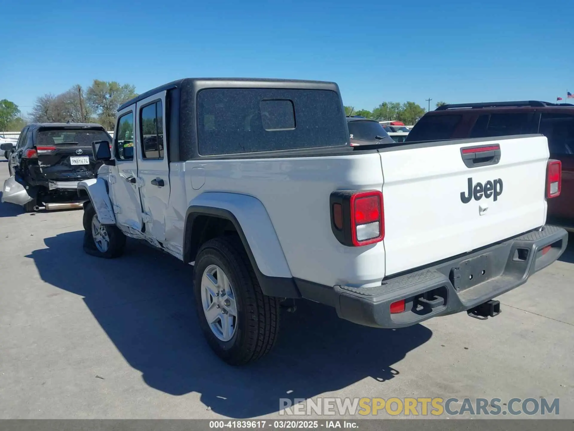 3 Photograph of a damaged car 1C6HJTAG4PL528590 JEEP GLADIATOR 2023