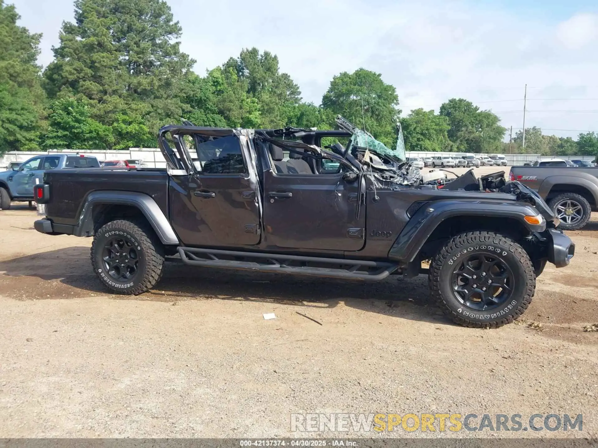13 Photograph of a damaged car 1C6HJTAG7PL567710 JEEP GLADIATOR 2023