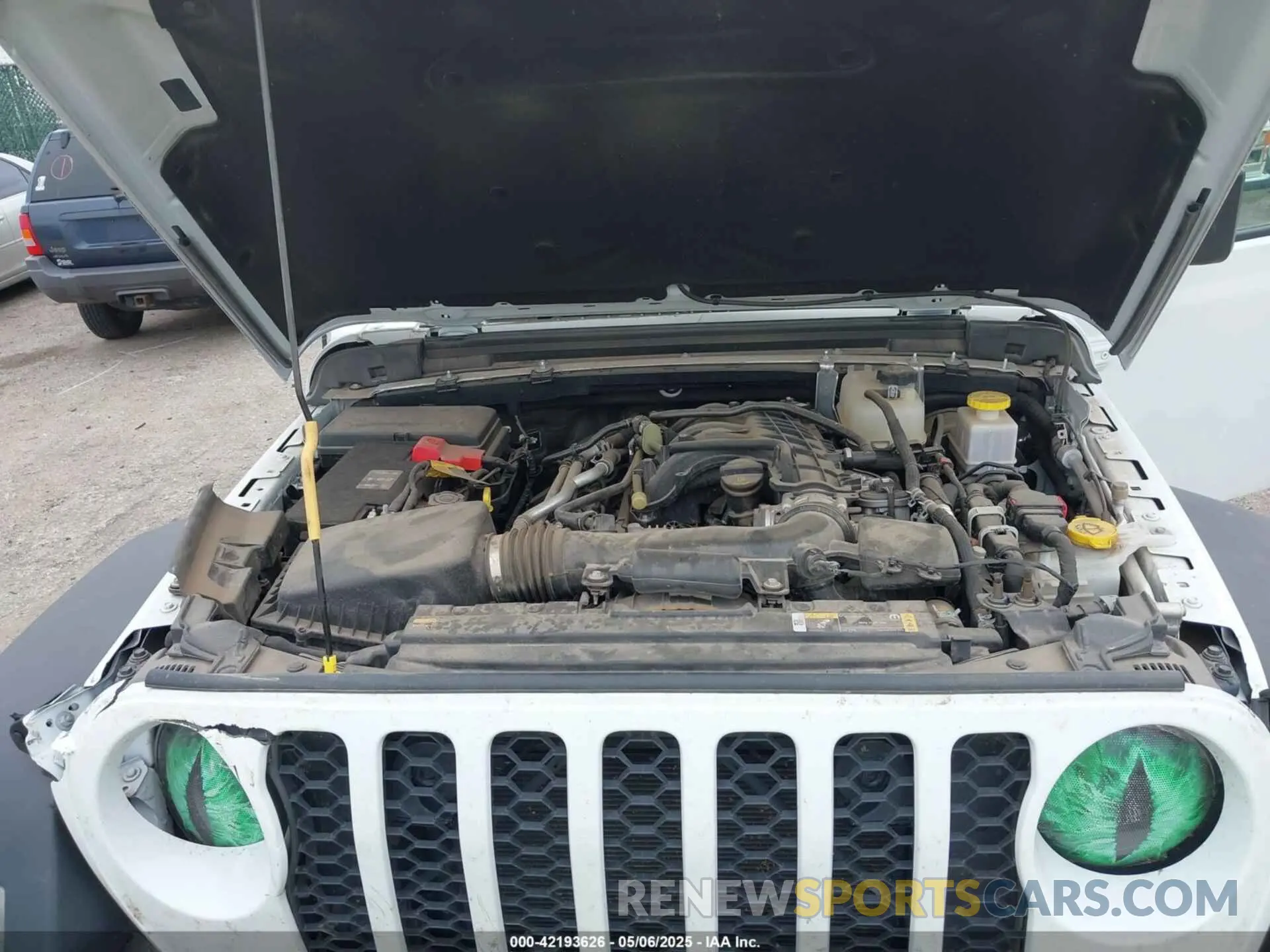 10 Photograph of a damaged car 1C6HJTAGXPL565529 JEEP GLADIATOR 2023