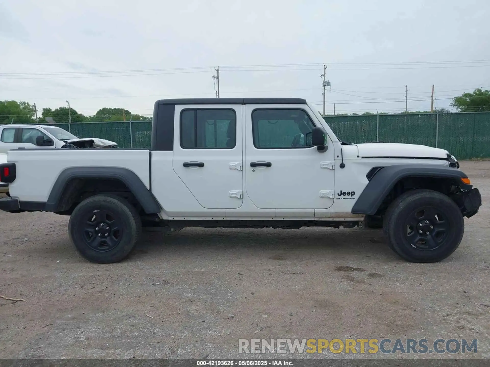 12 Photograph of a damaged car 1C6HJTAGXPL565529 JEEP GLADIATOR 2023