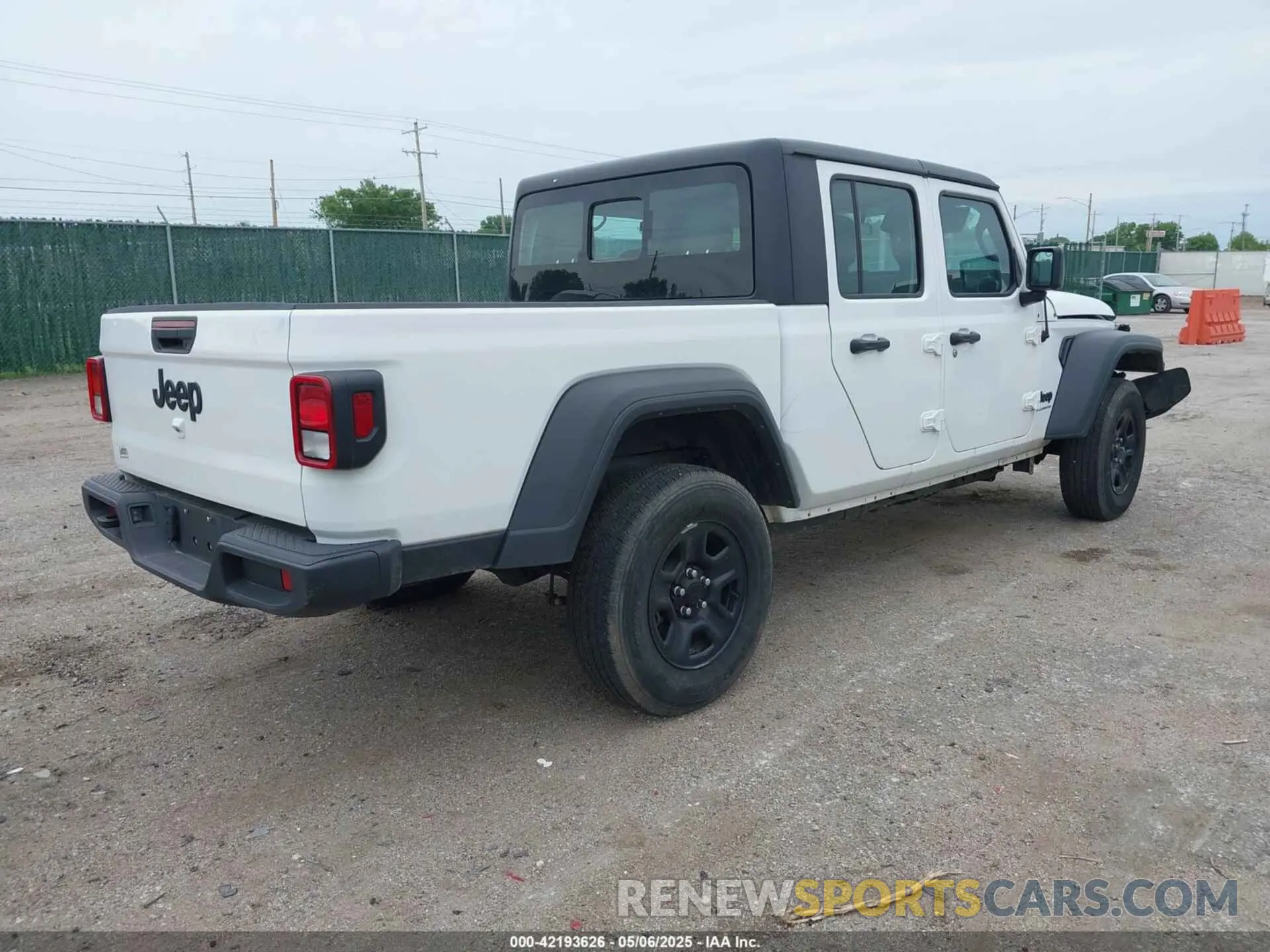4 Photograph of a damaged car 1C6HJTAGXPL565529 JEEP GLADIATOR 2023