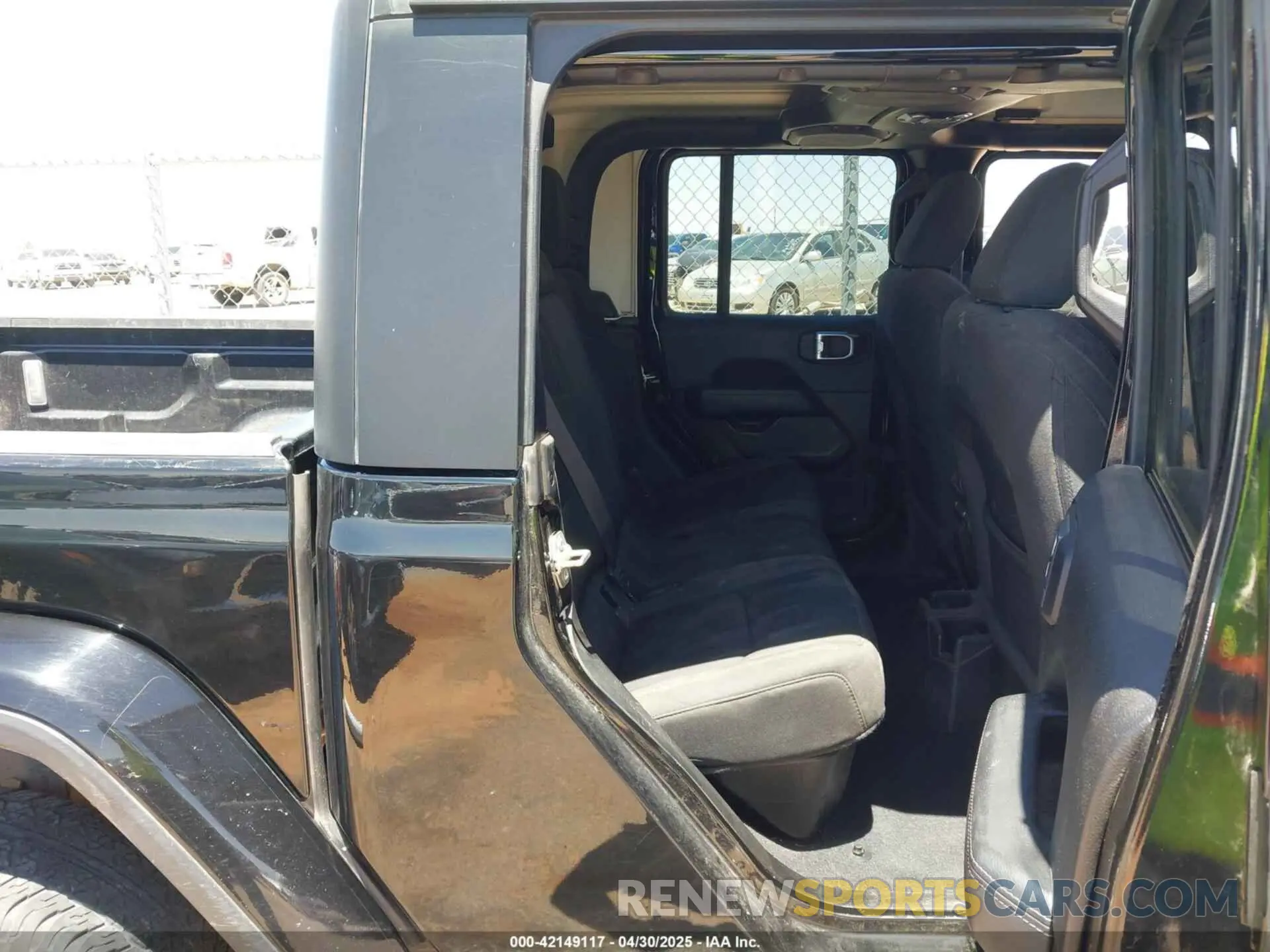 8 Photograph of a damaged car 1C6HJTFG0PL564298 JEEP GLADIATOR 2023
