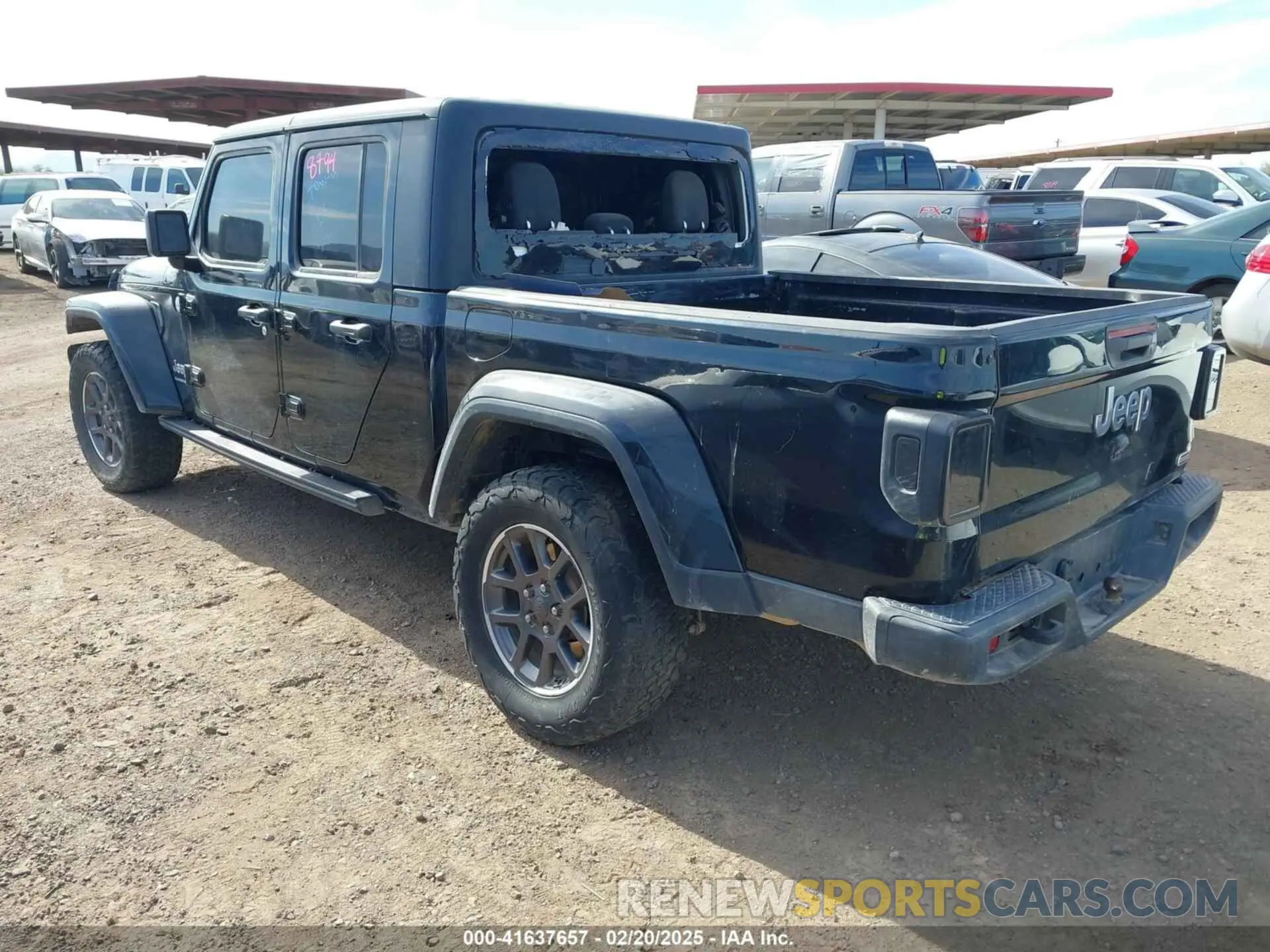 3 Photograph of a damaged car 1C6HJTFG2PL564318 JEEP GLADIATOR 2023