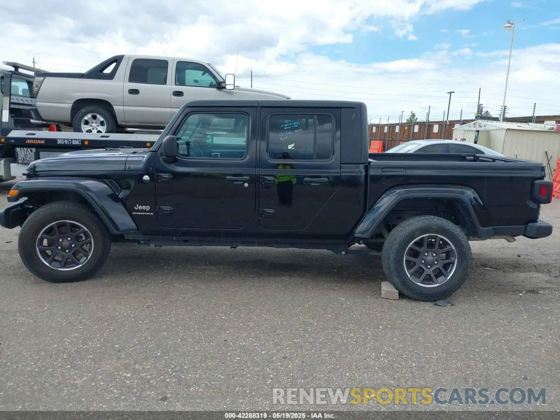 14 Photograph of a damaged car 1C6HJTFG5PL552826 JEEP GLADIATOR 2023