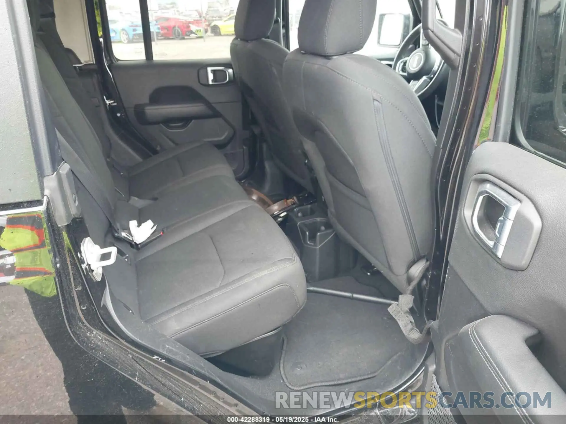 8 Photograph of a damaged car 1C6HJTFG5PL552826 JEEP GLADIATOR 2023