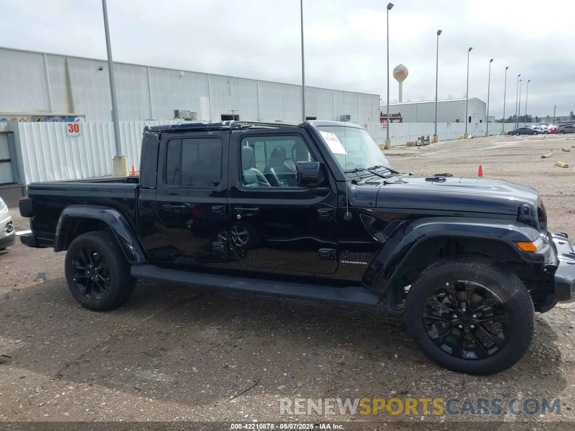 14 Photograph of a damaged car 1C6HJTFG6PL555153 JEEP GLADIATOR 2023