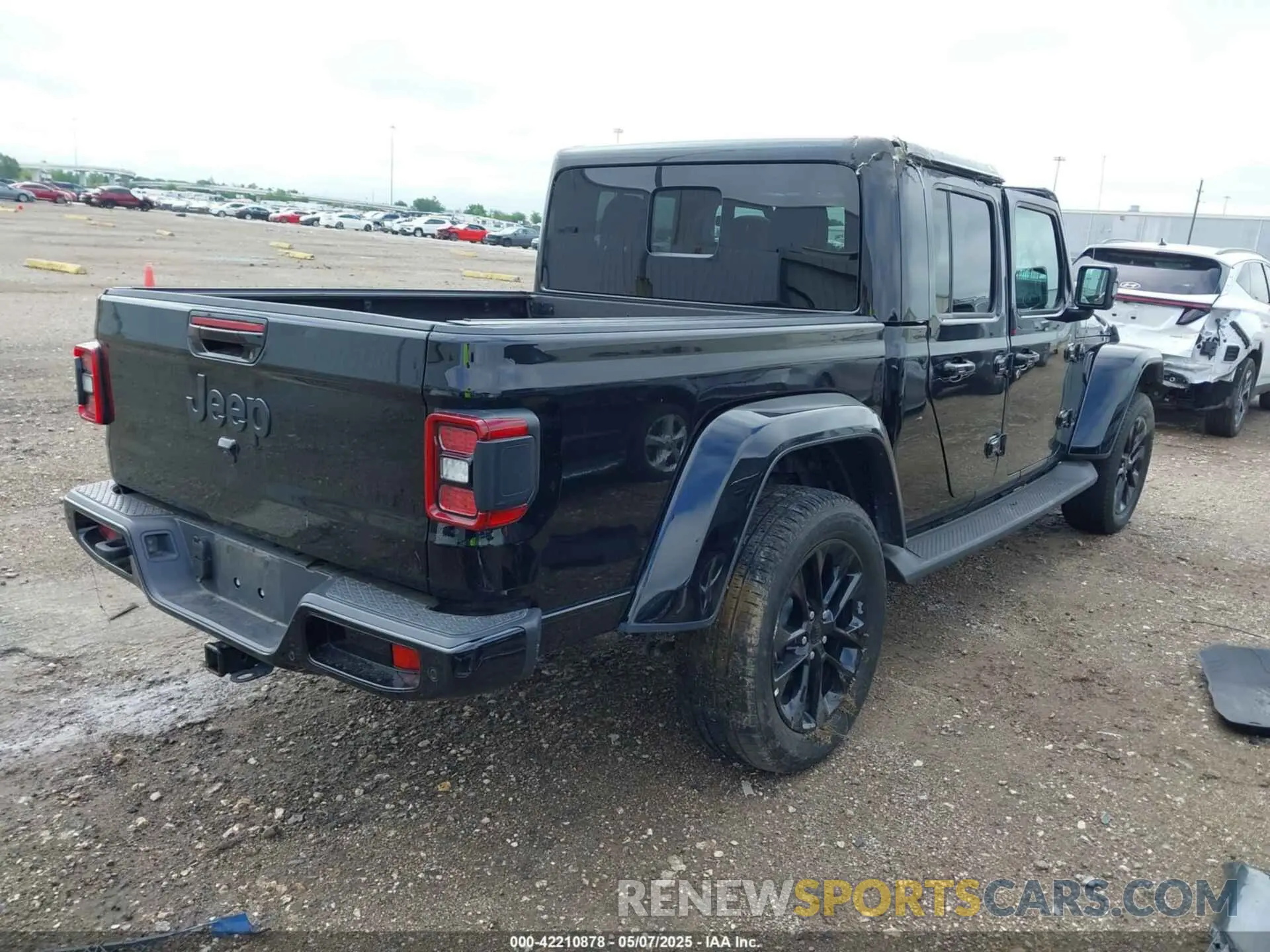 4 Photograph of a damaged car 1C6HJTFG6PL555153 JEEP GLADIATOR 2023
