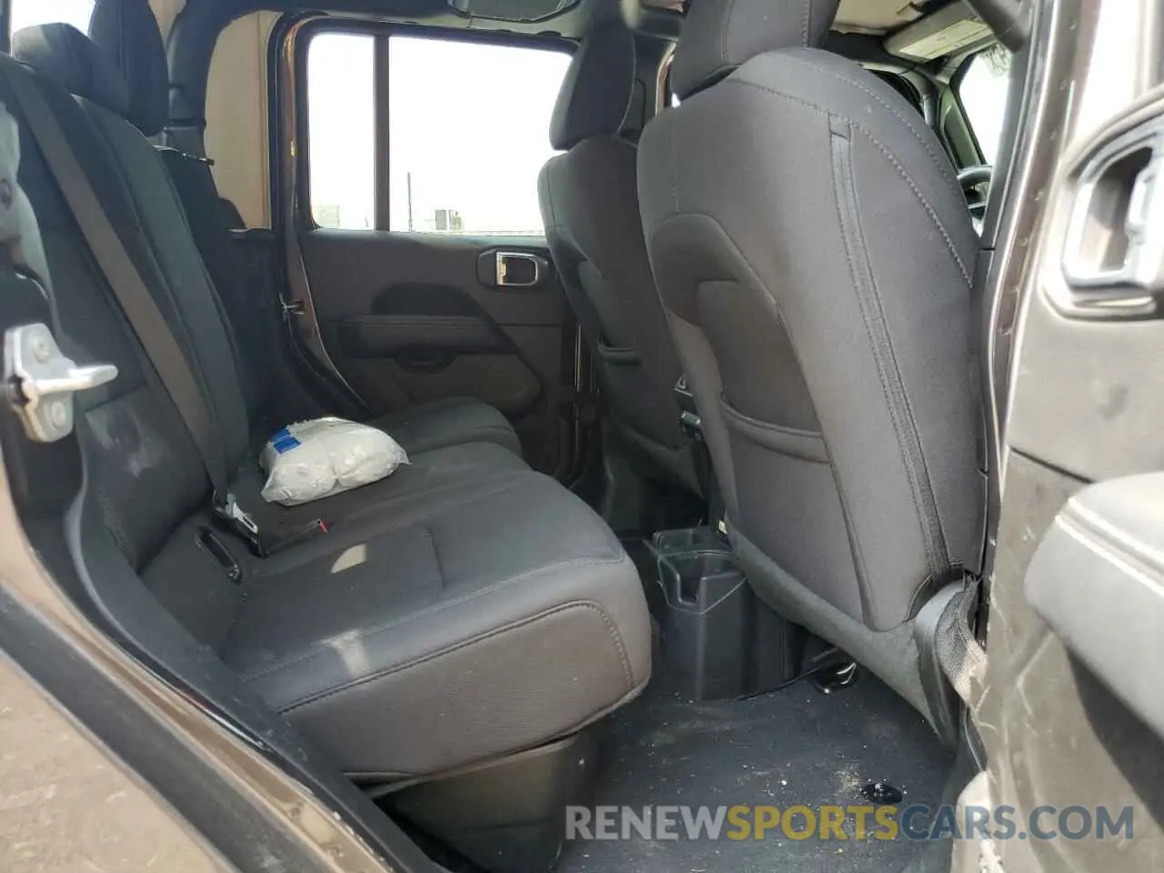 10 Photograph of a damaged car 1C6HJTFGXPL523659 JEEP GLADIATOR 2023