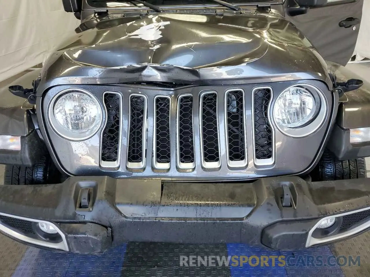 12 Photograph of a damaged car 1C6HJTFGXPL560873 JEEP GLADIATOR 2023