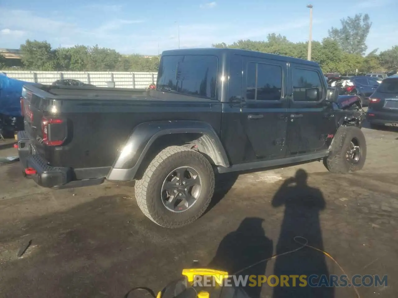 3 Фотография поврежденного автомобиля 1C6JJTBG0PL503198 JEEP GLADIATOR 2023