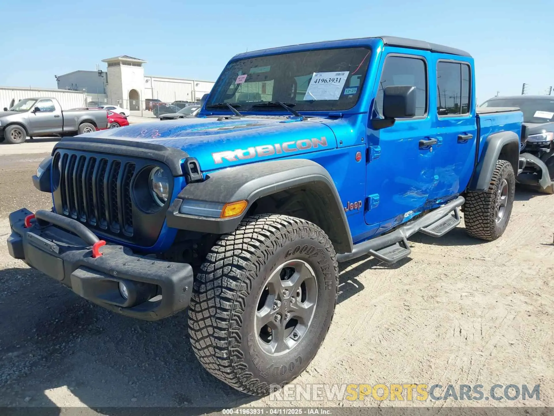 2 Photograph of a damaged car 1C6JJTBG3PL581023 JEEP GLADIATOR 2023