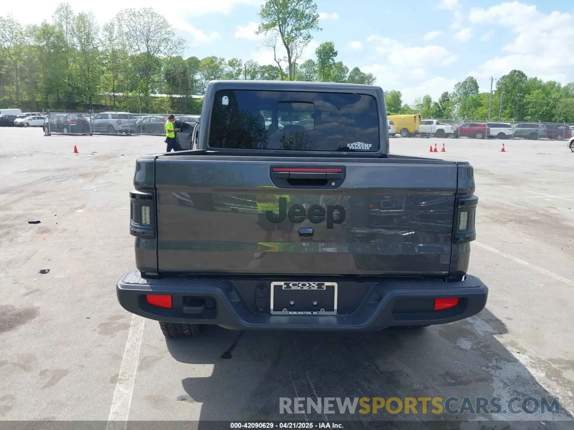 17 Фотография поврежденного автомобиля 1C6HJTAG0RL131543 JEEP GLADIATOR 2024