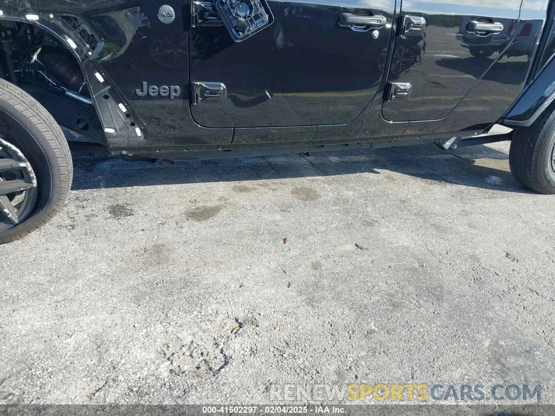 21 Photograph of a damaged car 1C6HJTAG8RL102534 JEEP GLADIATOR 2024