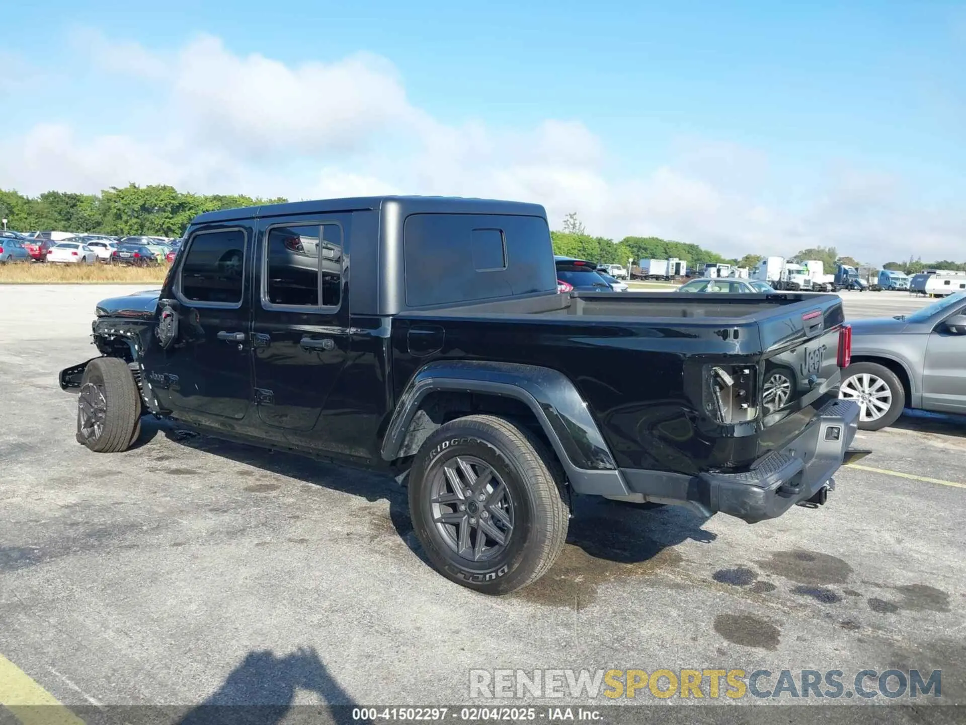 3 Photograph of a damaged car 1C6HJTAG8RL102534 JEEP GLADIATOR 2024