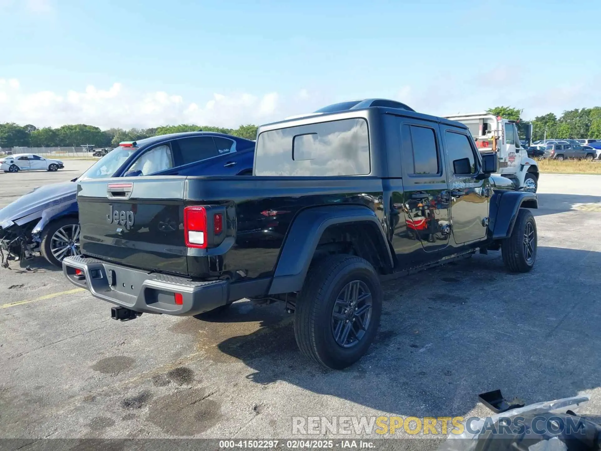 4 Photograph of a damaged car 1C6HJTAG8RL102534 JEEP GLADIATOR 2024