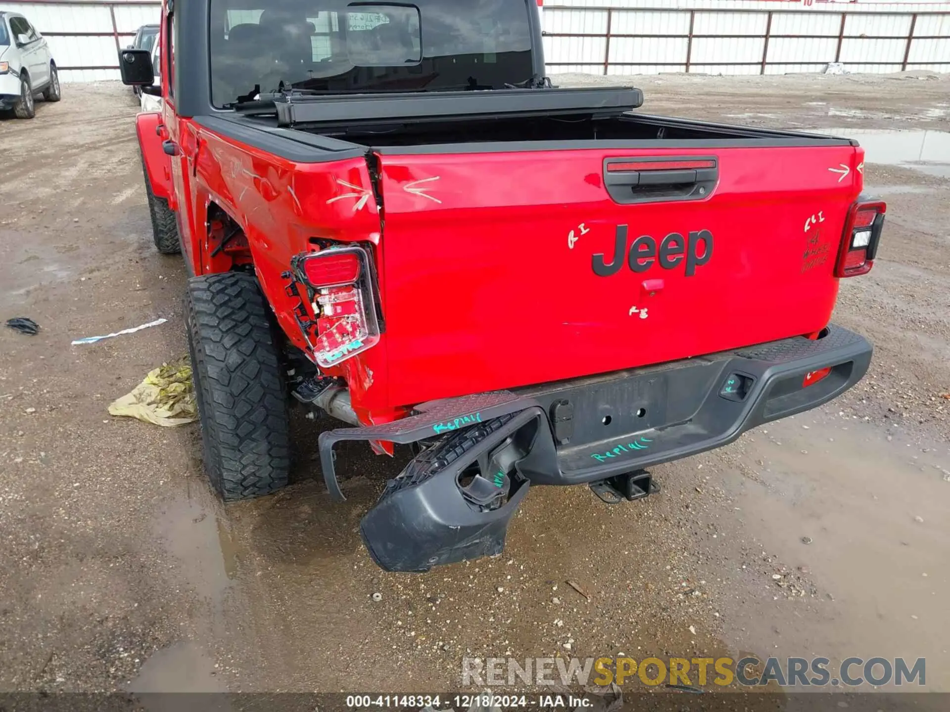 17 Photograph of a damaged car 1C6HJTAGXRL126723 JEEP GLADIATOR 2024