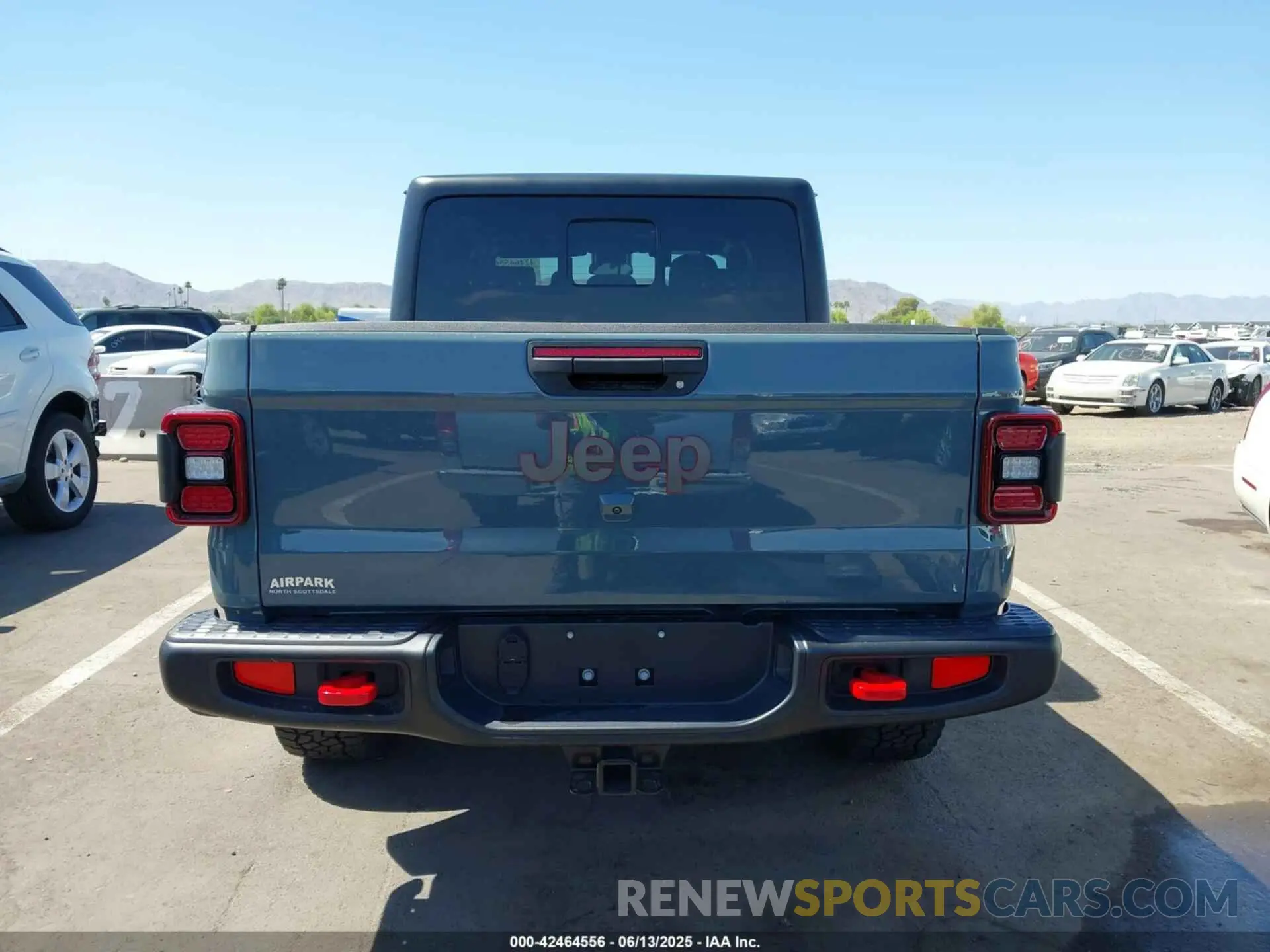 17 Photograph of a damaged car 1C6JJTBG2RL114856 JEEP GLADIATOR 2024